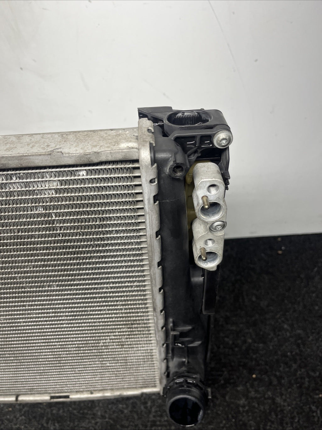 ☑️ 07-13 BMW E92 N54 335i RADIATOR A/T TRANSMISSION OIL COOLER W CONDENSER OEM