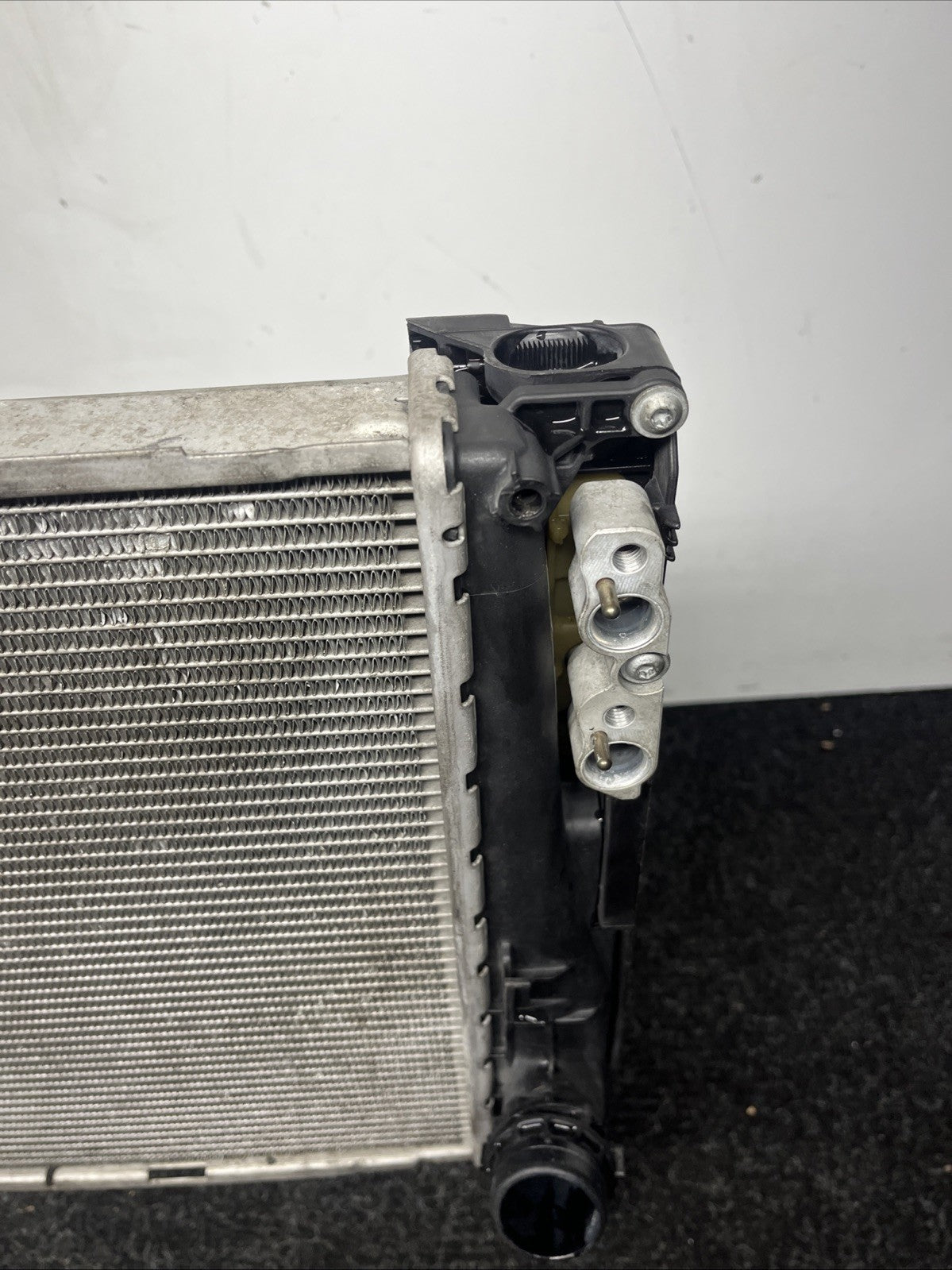 ☑️ 07-13 BMW E92 N54 335i RADIATOR A/T TRANSMISSION OIL COOLER W CONDENSER OEM