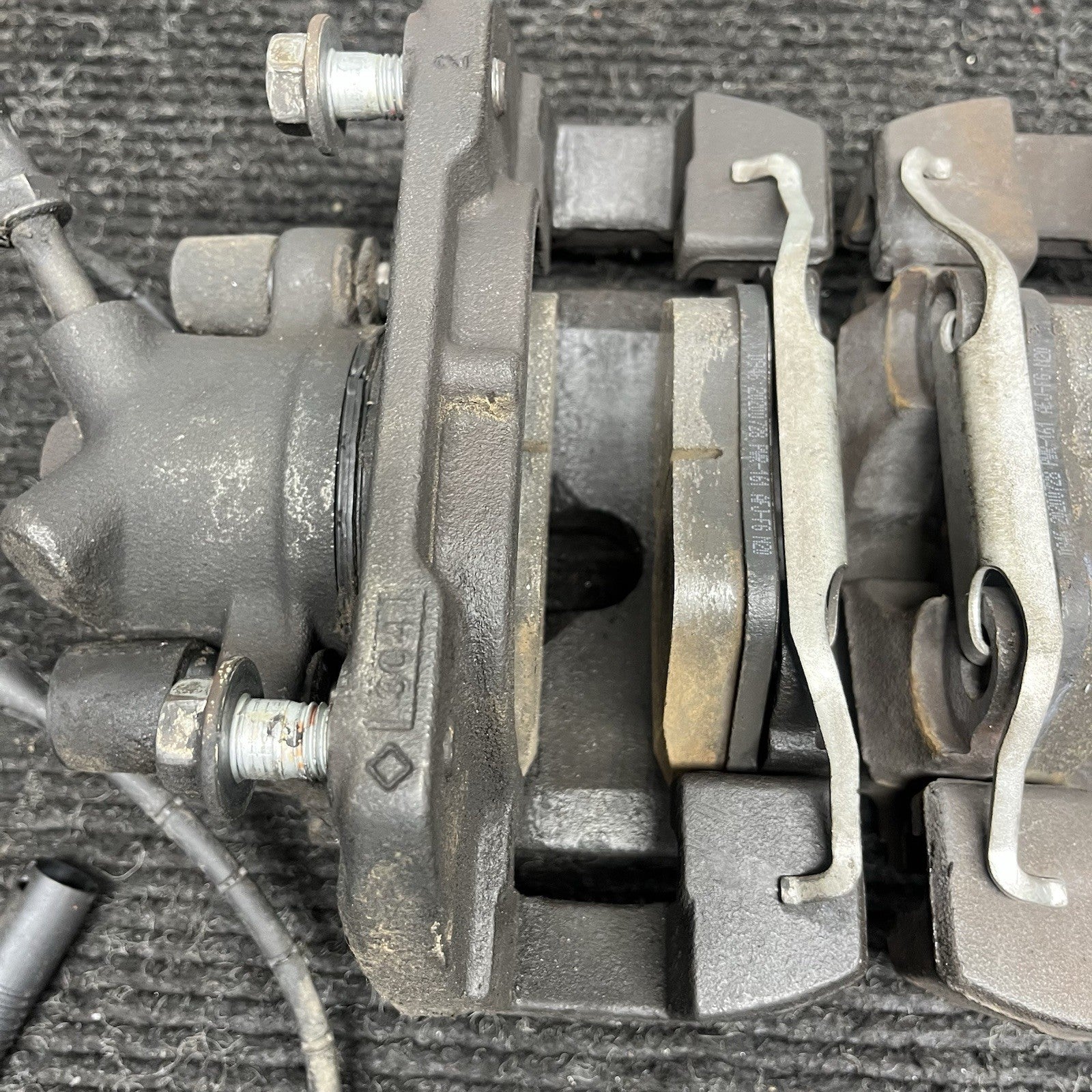 ☑️ 06-08 BMW E85 Z4 N52 3.0si RWD SET OF 2 FRONT LEFT & RIGHT BRAKE CALIPER OEM