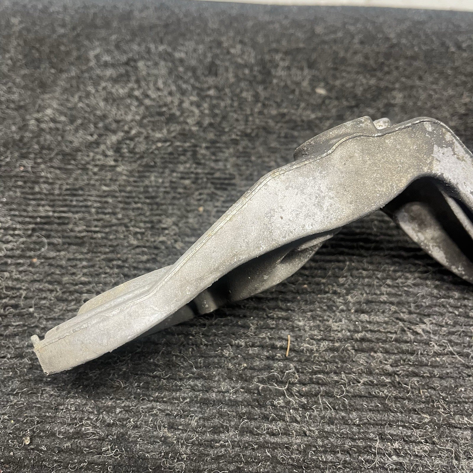 ☑️ 2001-2005 BMW 330ci 330i E46 RWD REAR DIFFERENTIAL MOUNT SUPPORT BRACKET OEM