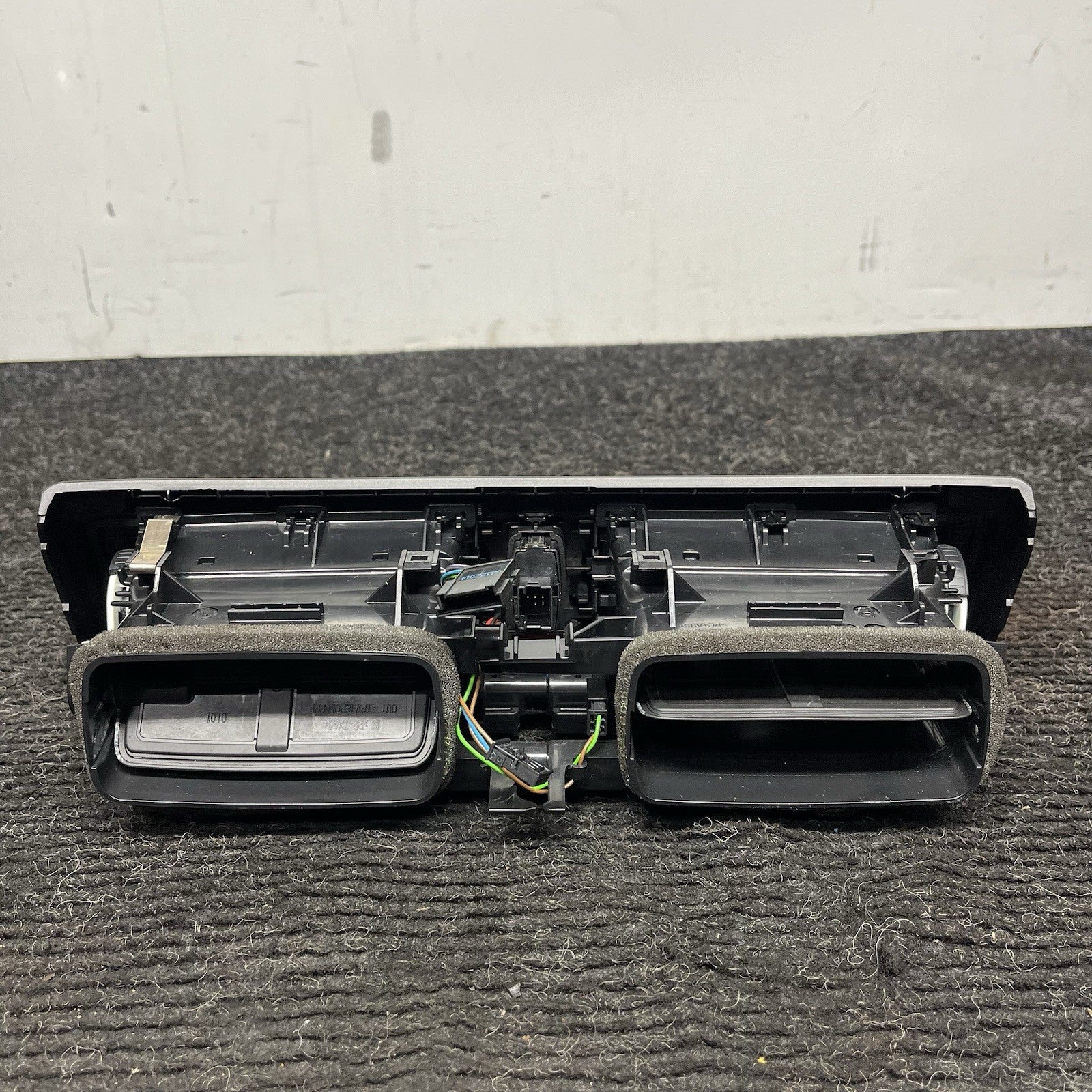 ☑️ 14-20 OEM BMW F22 F30 F32 F36 F87 F80 Front Dash Center Air Vent Grille Black