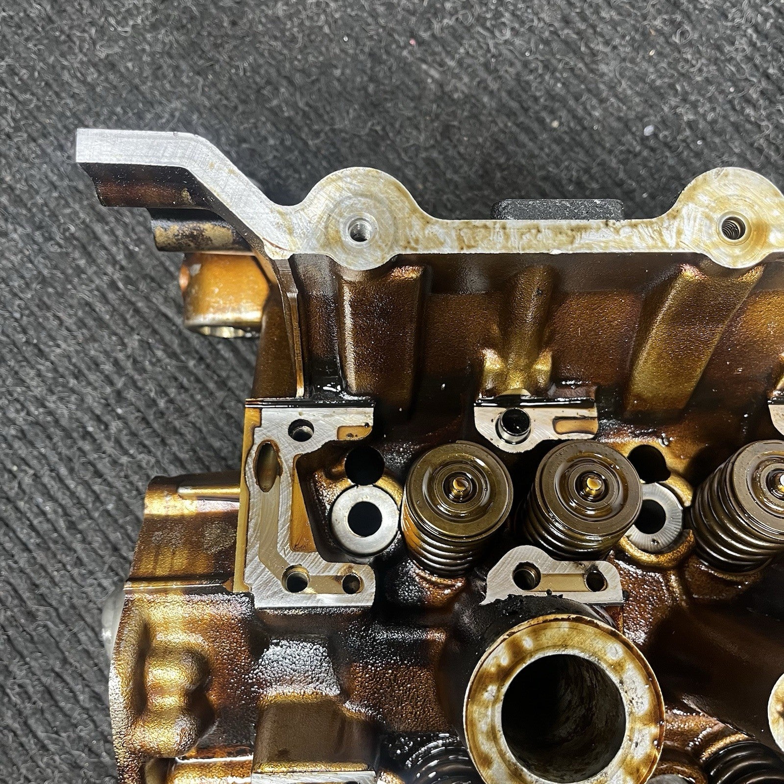 ☑️ BMW M42 Engine Cylinder Head 1721464