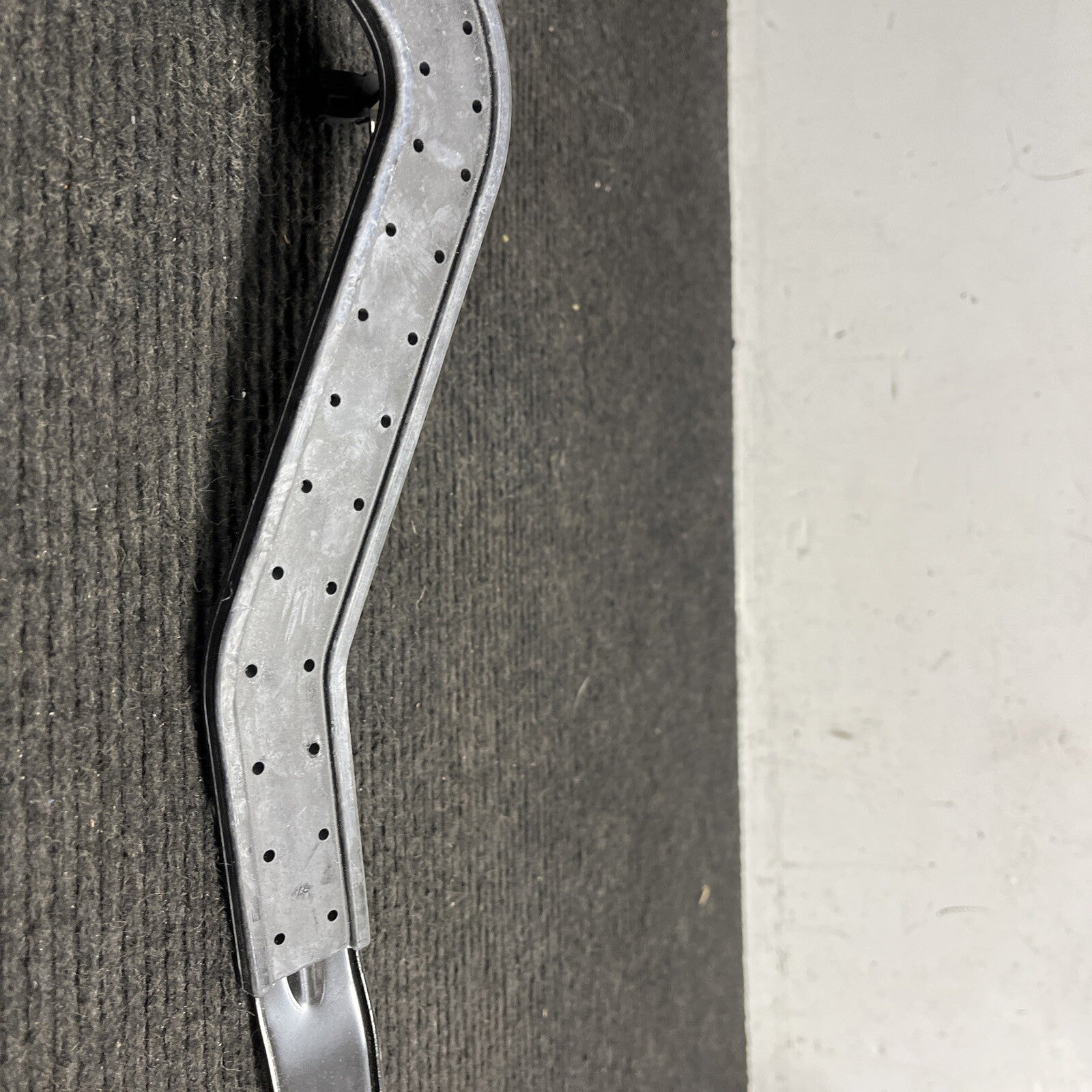 ☑️ 2008-2013 BMW 128i 135i Coupe Battery Protection Bar Bracket Holder Tie OEM