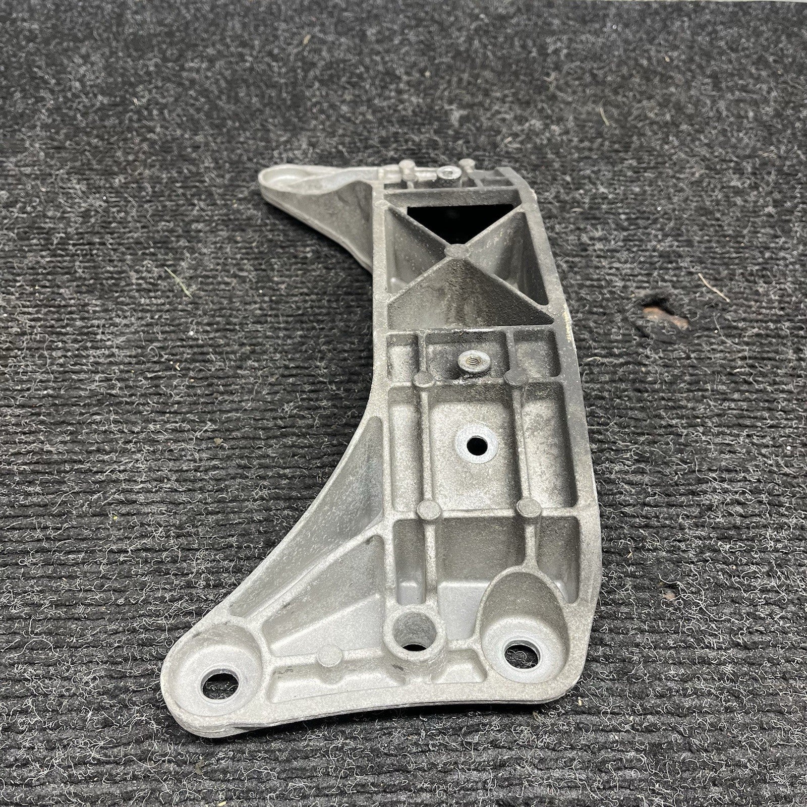 ☑️ 08-13 OEM BMW E90 E92 E93 M3 DCT Transmission Mount Bracket Support Gearbox