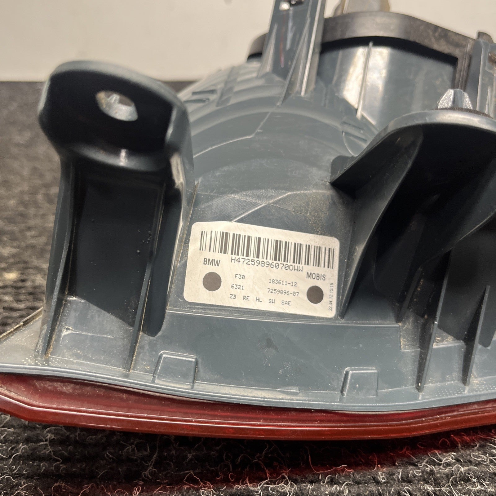 ☑️ 2012-2015 BMW F30 320i 328i Sedan Rear Right Outer Taillight Tail Light OEM