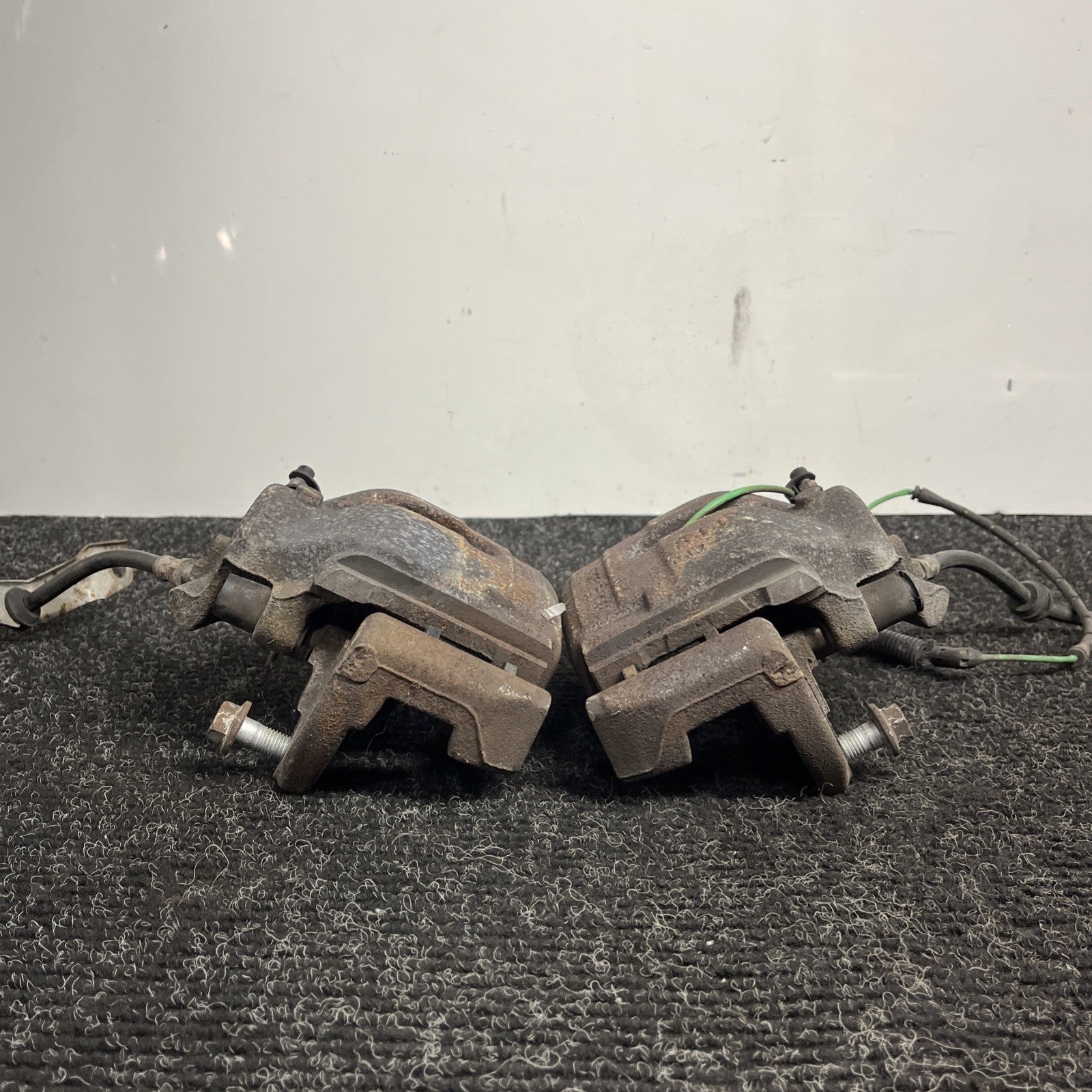 ☑️ 01-06 BMW E46 330i 330Ci RWD FRONT LEFT & RIGHT BRAKE CALIPER SET OEM