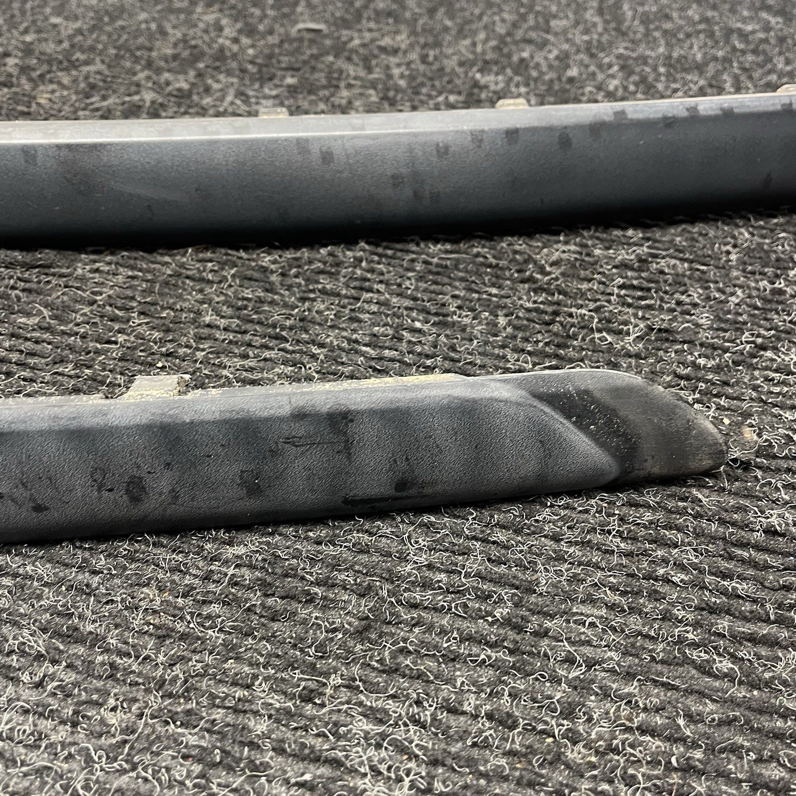 ☑️ 2002 BMW 325I E46 SEDAN REAR BUMPER TRIM MOLDING LEFT RIGHT CENTER 7030603