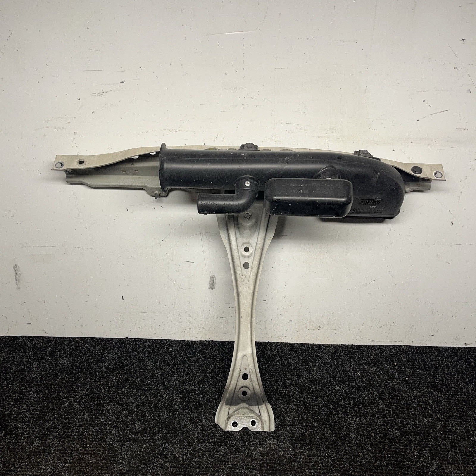 ☑️ 2013-2019 Subaru BRZ Scion FRS Radiator Upper T Bar Bracket W/ Air Duct OEM