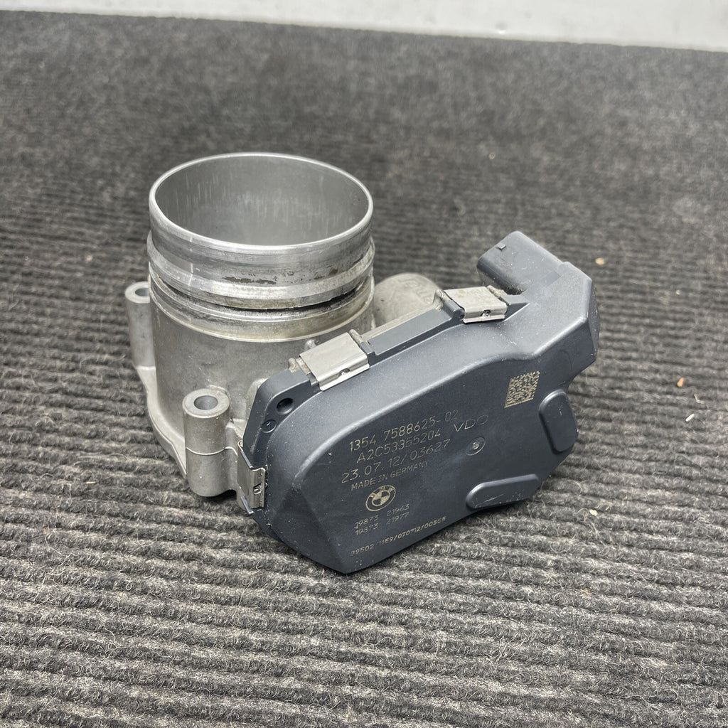 2013 - 2015 BMW 328i 528i X3 X5 Z4 Engine Throttle Body 2.0L 13547588625 OEM