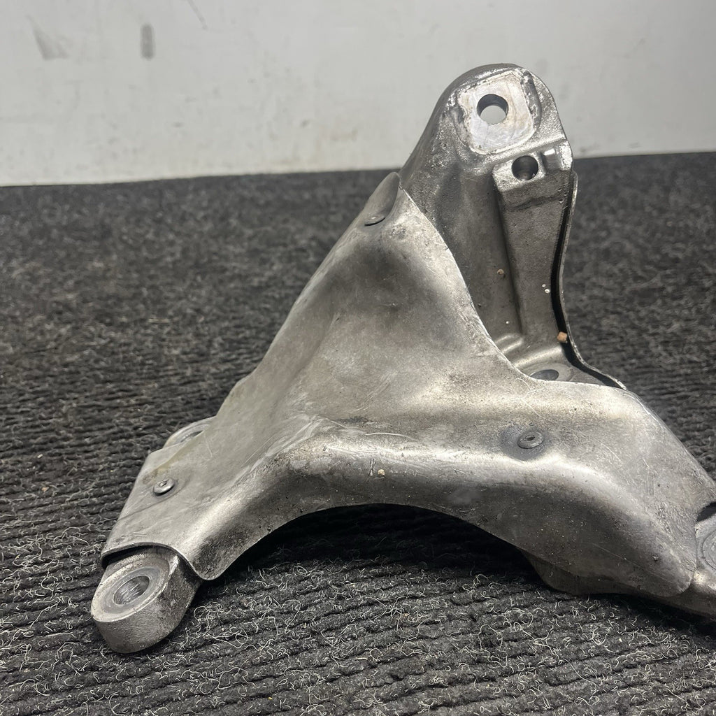 07-11 BMW E82 E88 E90 E92 135I 335I N54 Z4 RIGHT PASSENGER ENGINE MOUNT BRACKET