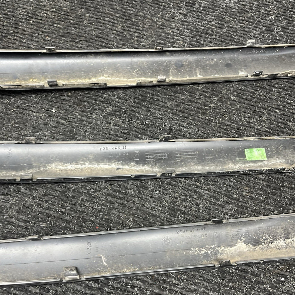 ☑️ 2002 BMW 325I E46 SEDAN REAR BUMPER TRIM MOLDING LEFT RIGHT CENTER 7030603