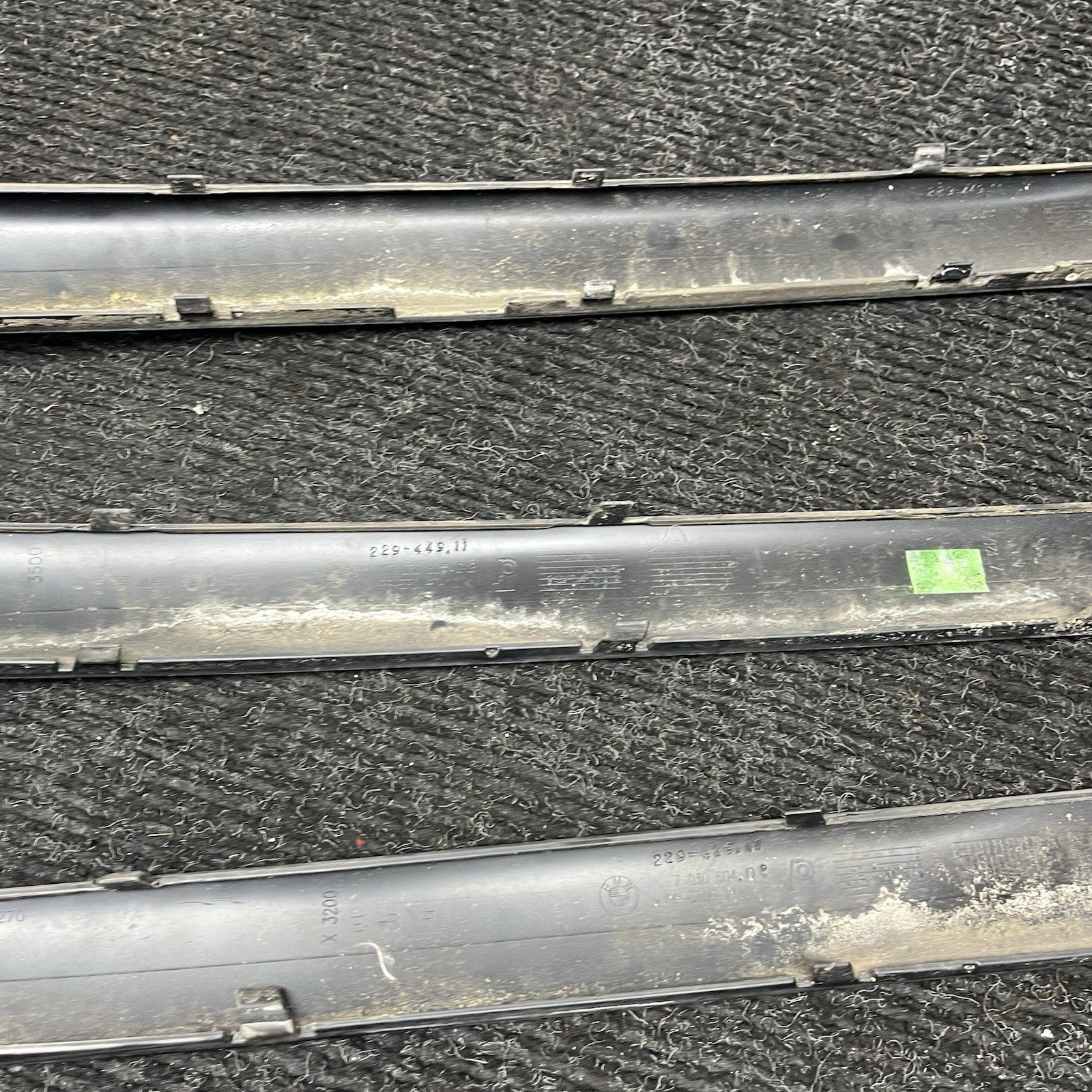☑️ 2002 BMW 325I E46 SEDAN REAR BUMPER TRIM MOLDING LEFT RIGHT CENTER 7030603