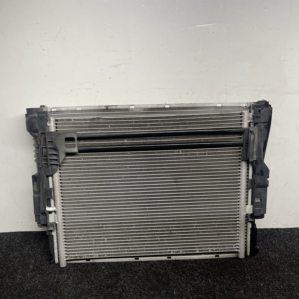 ☑️ BMW 330i 325i 323i E46 Engine Cooling Radiator 3.0L 6 Cylinder Fits 2001-2006