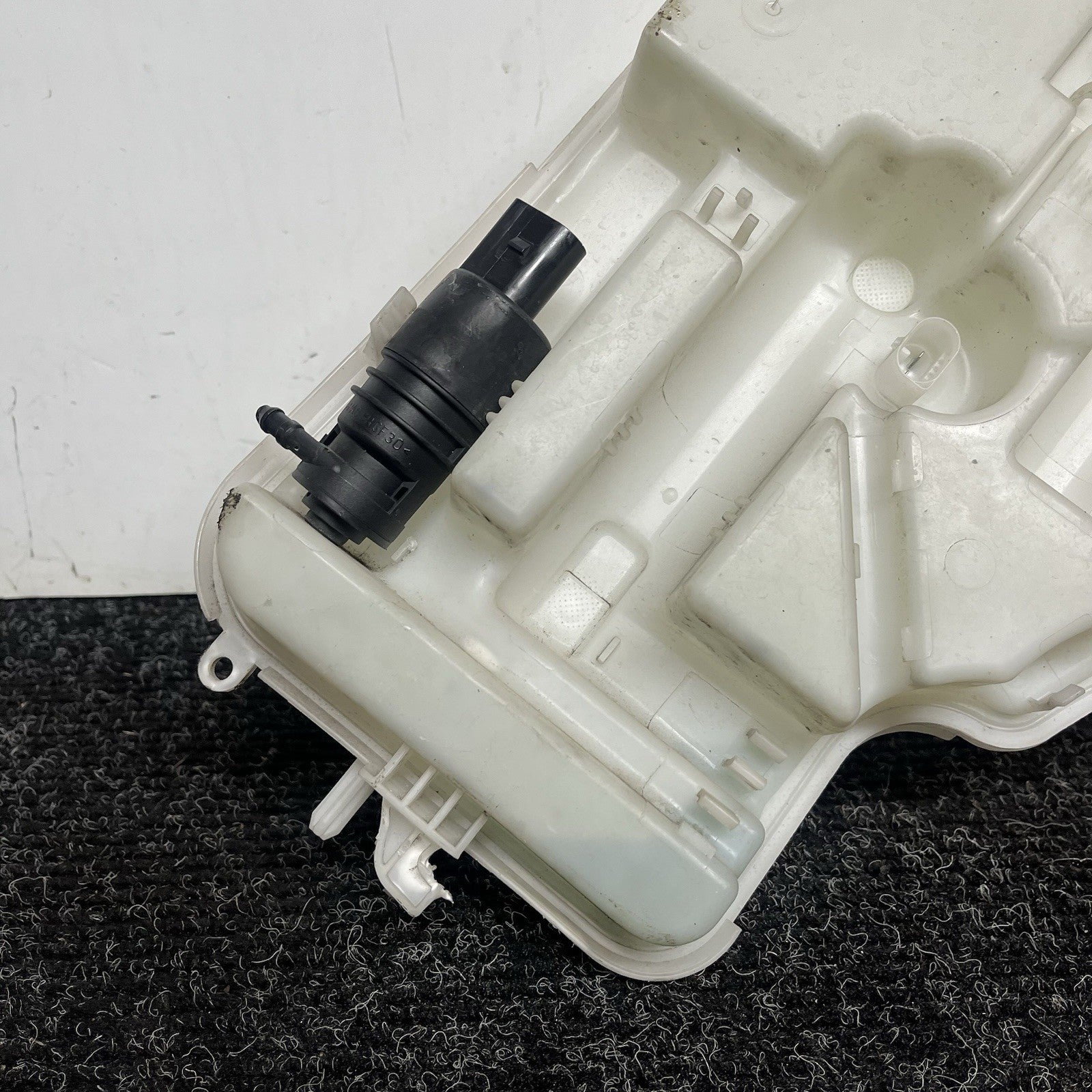 ☑️2013 BMW 320i 328i 335i 340i 330i F30 Windshield Washer Reservoir Tank 7241672