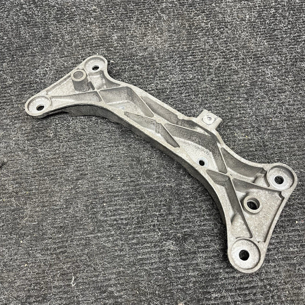 ☑️ BMW E88 E82 E90 E92 135i 335i M/T Transmission Gearbox Support Bracket OEM