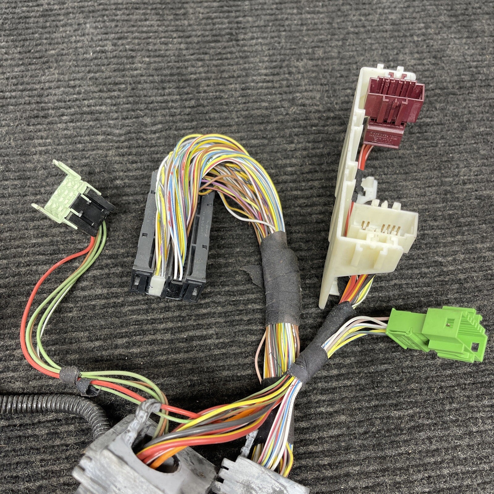 S65 Engine DME Wiring Harness Plug BMW E90 E92 E93 M3 OEM #11198