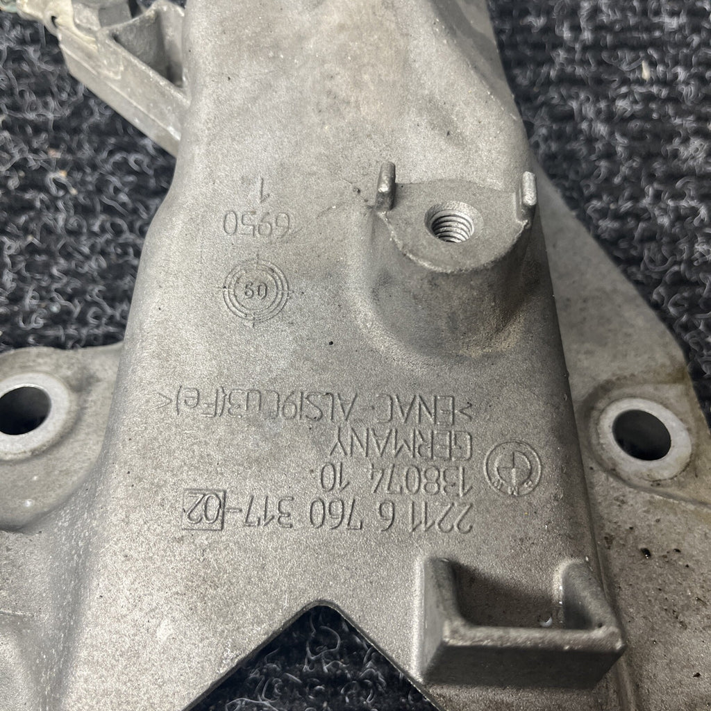 ☑️ BMW E90 E91 E92 Engine Mount Bracket Left N54 6760317 Motor Mount Bracket