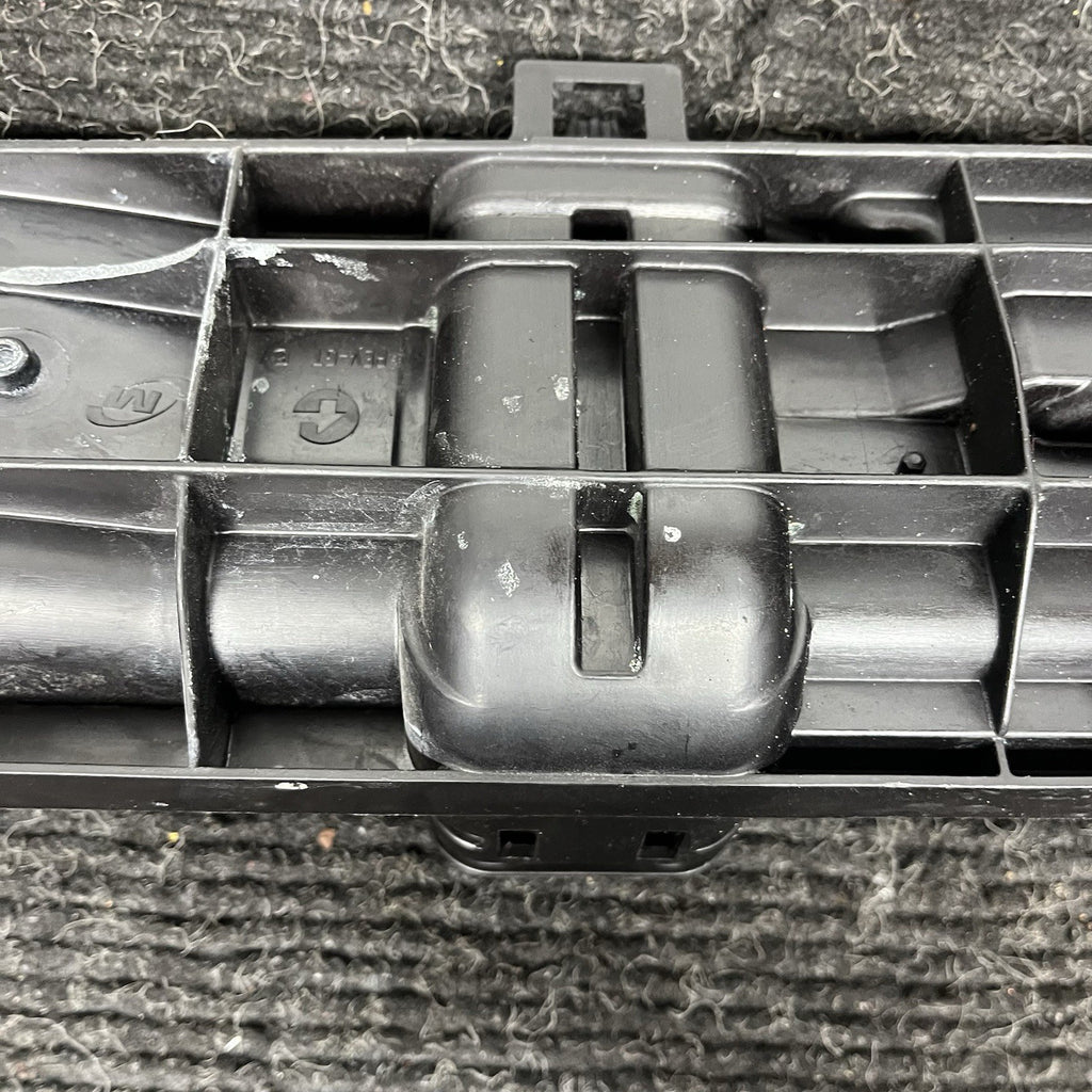 ☑️ BMW E90 Radiator Mount Carrier Left 7524912 OEM 06-11 325 328 330 335 M3