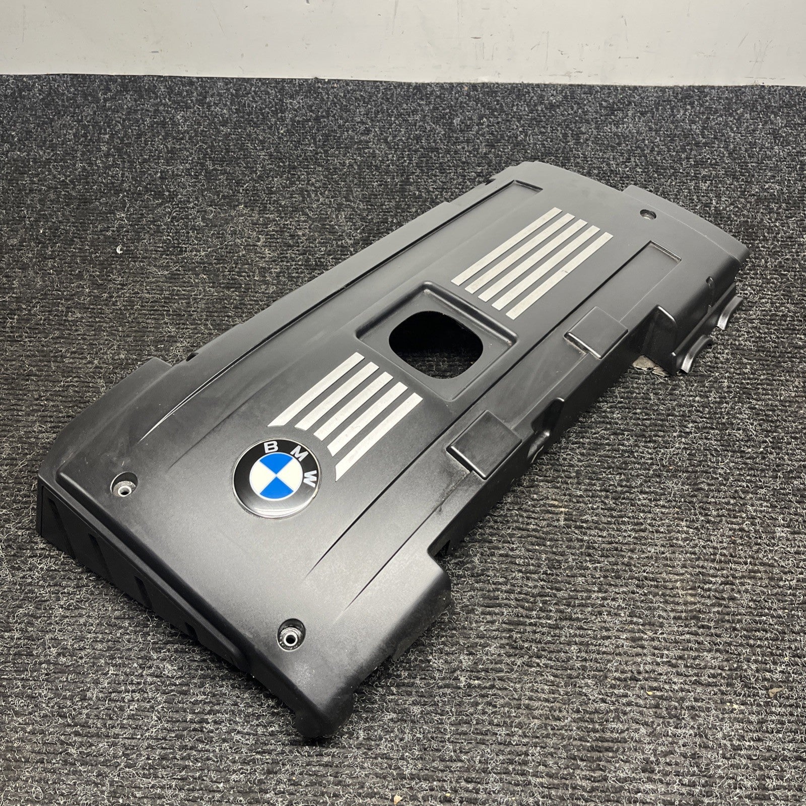 ☑️ OEM BMW E88 E90 E92 E93 Engine Cover N54 Head Cylinder Ignition Coil Covering