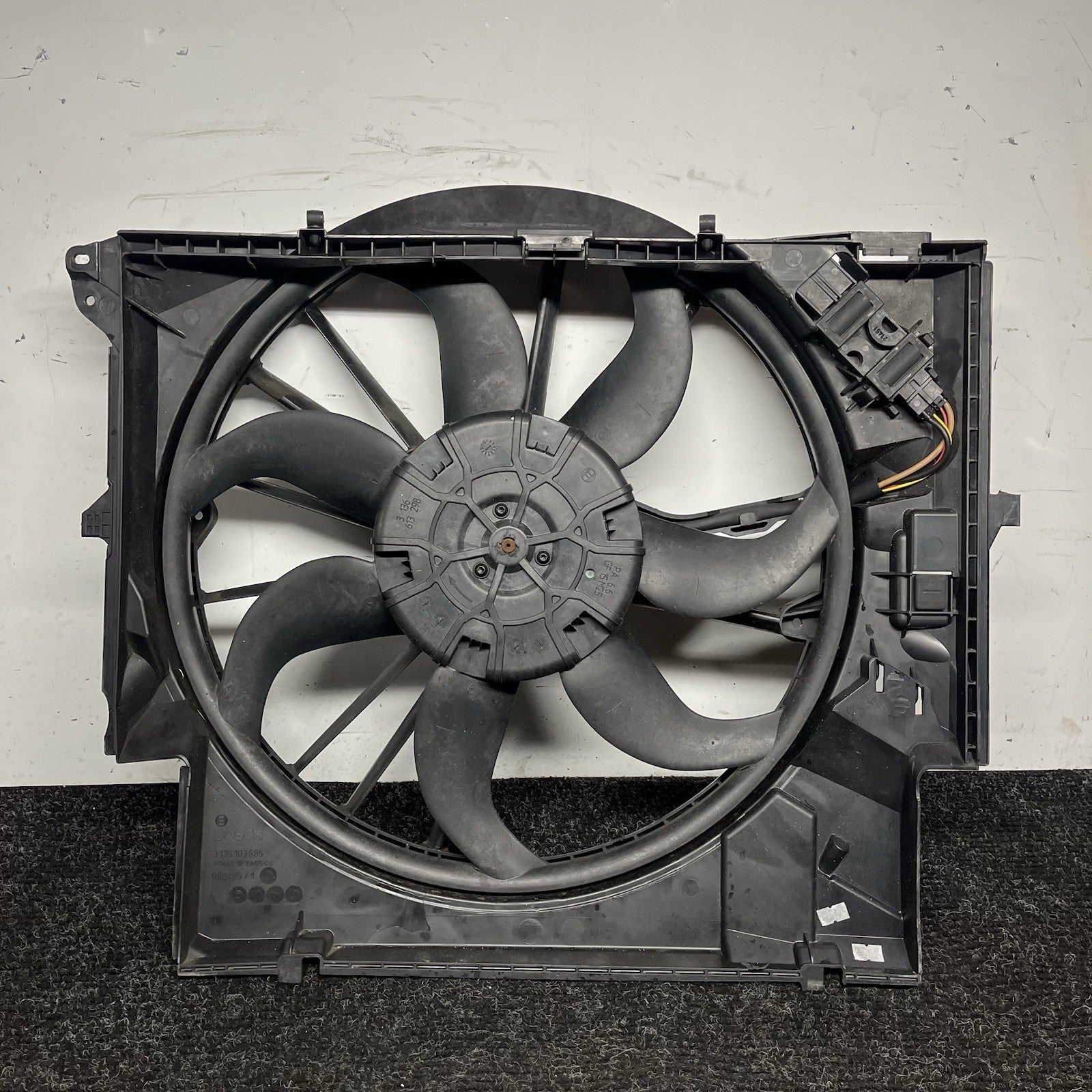 ☑️ 07-13 OEM BMW E88 E90 E92 N54 N55 Engine Radiator Cooling Auxiliary Fan 600W
