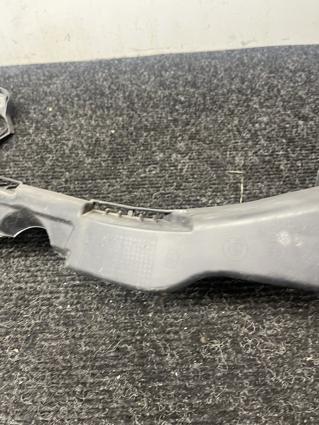 ☑️08-13 BMW E90 E92 E93 M3 OEM Passenger RightHeadlight Bracket Carrier Mount RH