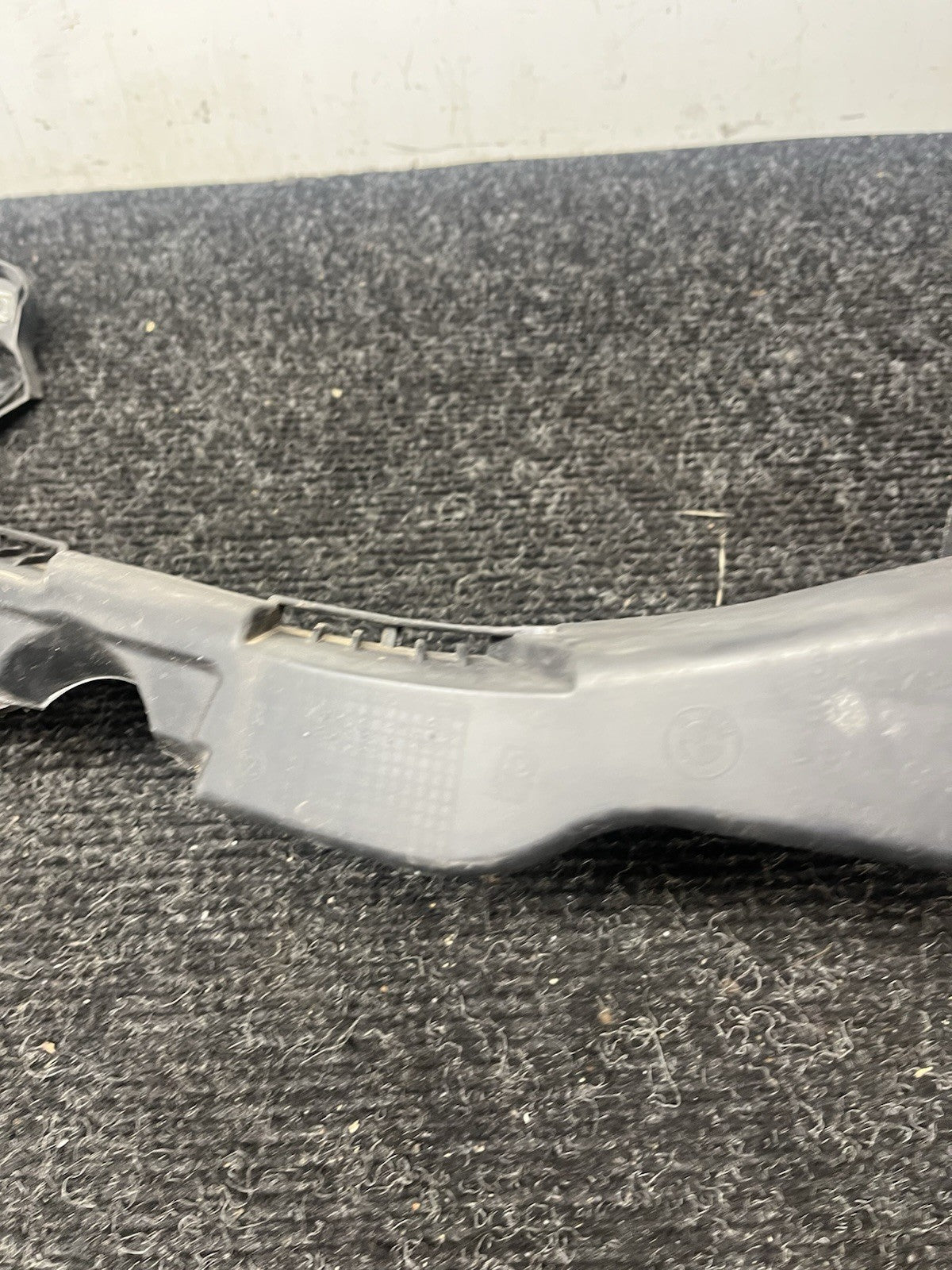 ☑️08-13 BMW E90 E92 E93 M3 OEM Passenger RightHeadlight Bracket Carrier Mount RH