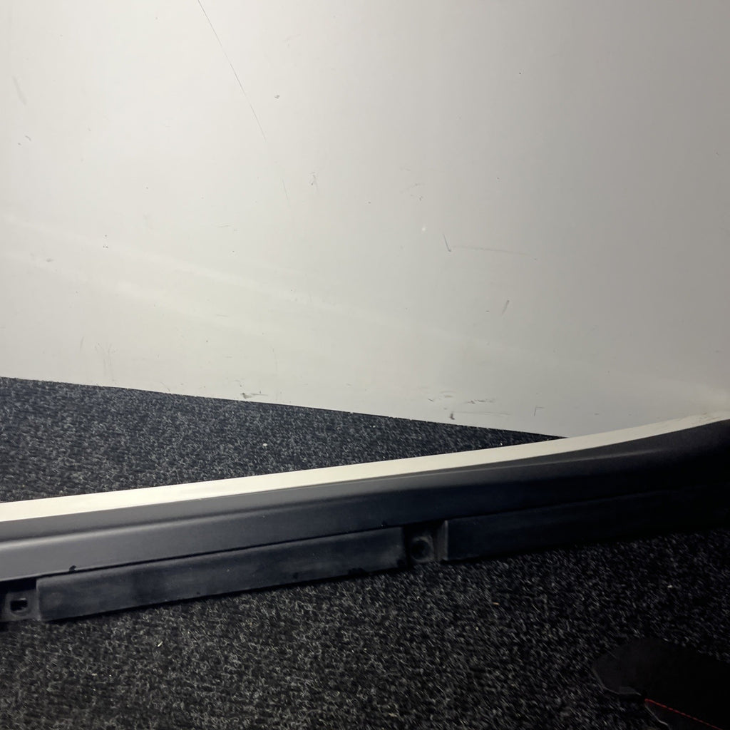 ☑️ 2014 - 2024 MASERATI GHIBLI RIGHT SIDE ROCKER MOLDING COVER PANEL OEM WHITE