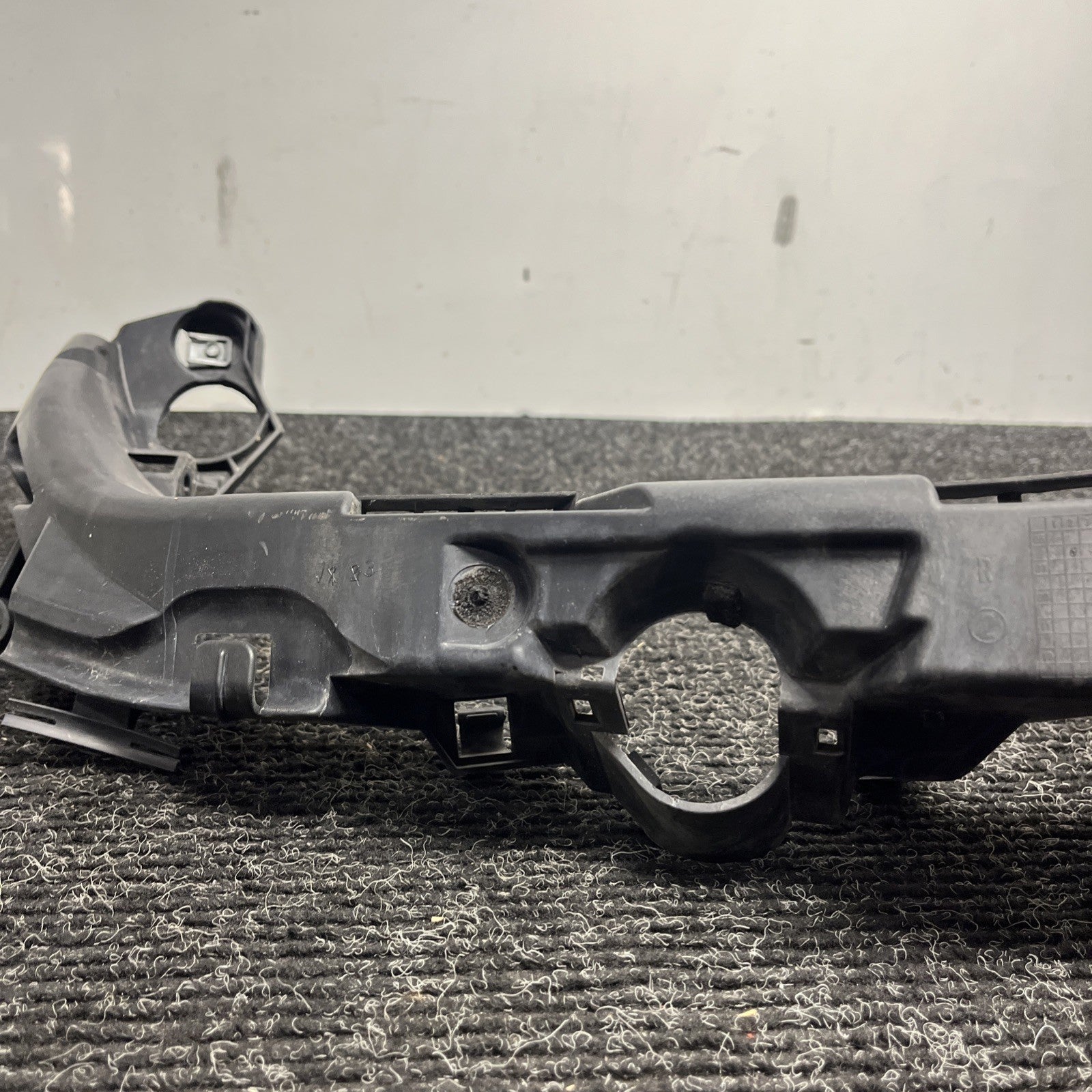 ☑️ 07-10 OEM BMW E92 E93 335 Right Passenger Headlight Bracket Carrier Mount