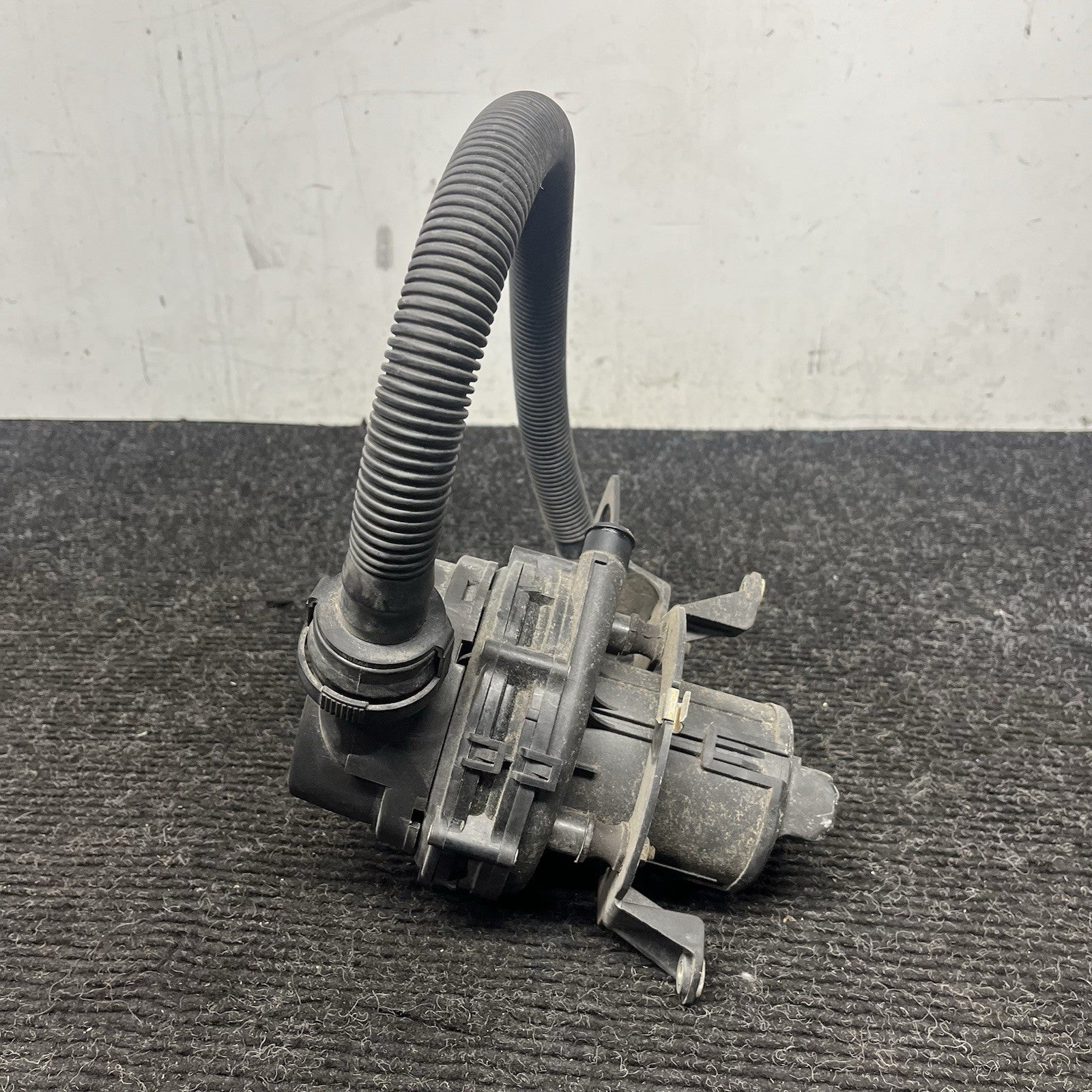 ☑️ 96-99 BMW E36 328ic 2.8L M52 ENGINE SECONDARY AIR INJECTION SMOG PUMP OEM