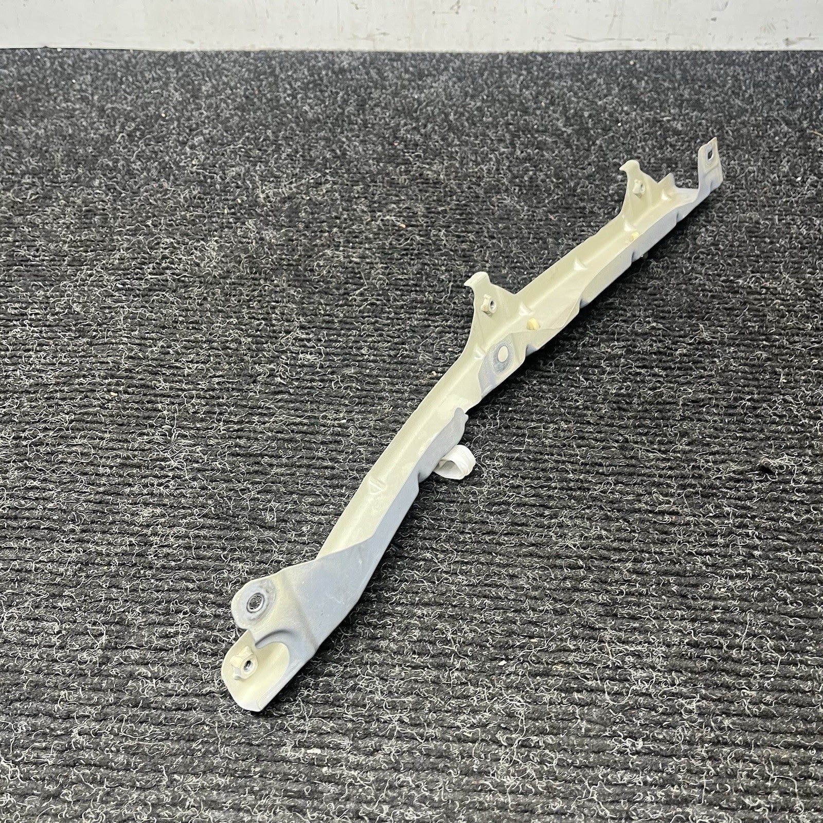 ☑️ 2013-19 Scion FRS Subaru BRZ 86 Front LH Left Side Fender Bracket OEM