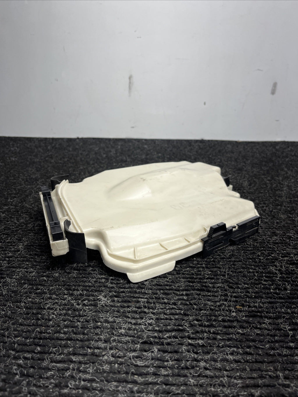 ☑️ BMW E88 E82 E90 E92 E84 DME ECU Electronic Computer Box Top Cover Housing OEM