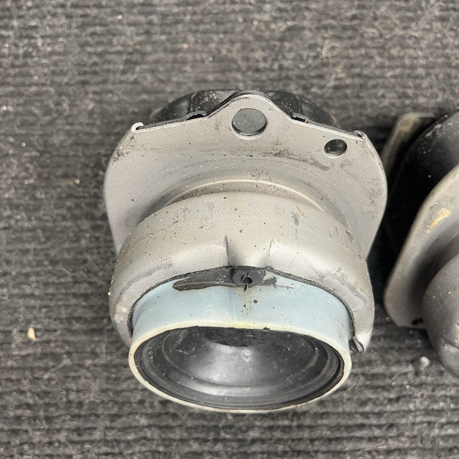 ☑️10-19 BMW E70 E71 X5 X6 XDRIVE35I Front Engine Motor Mount Bracket 6780260 OEM