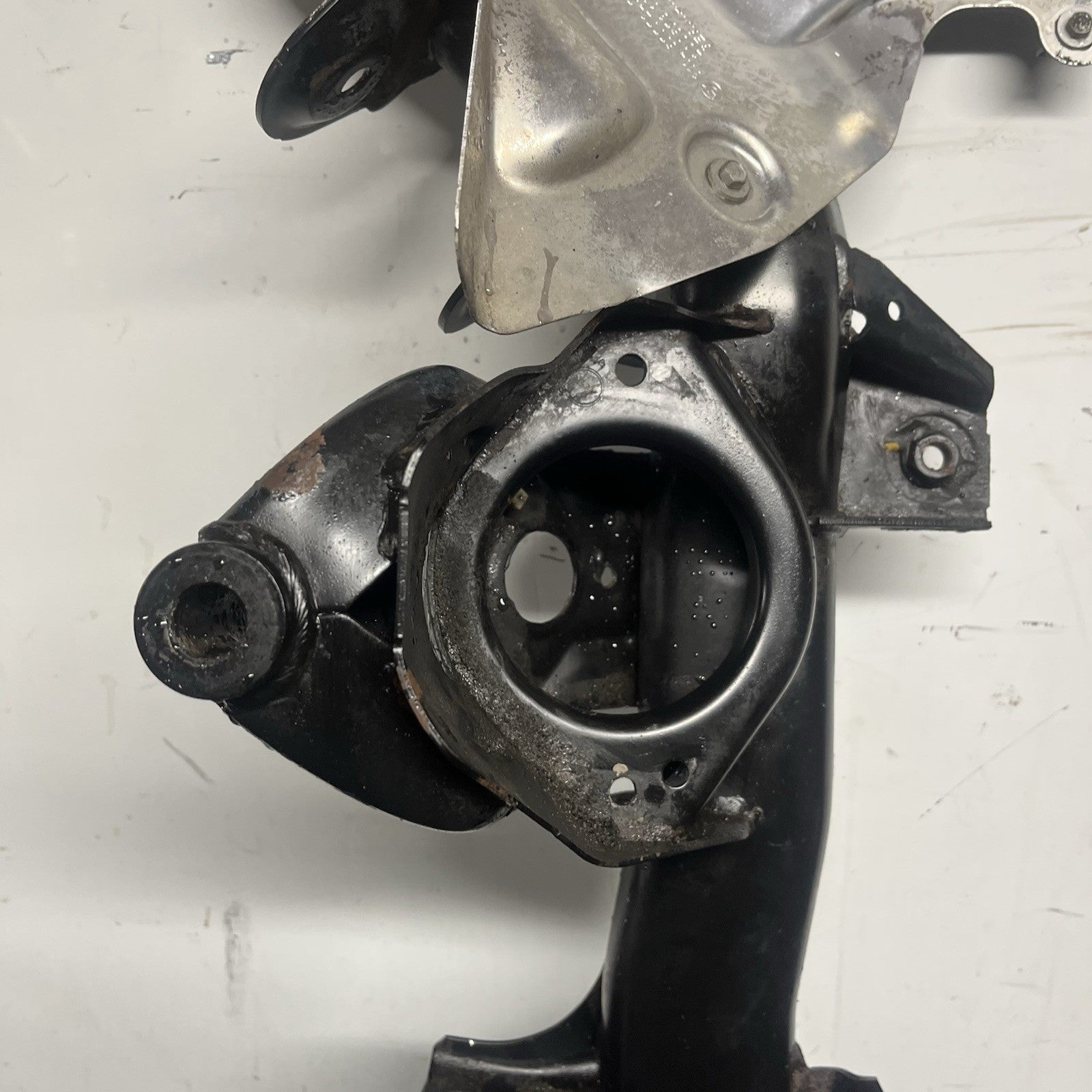 ☑️ 2007-2012 BMW 328i & 335i AWD Front Crossmember Subframe Cross Member Sub OEM