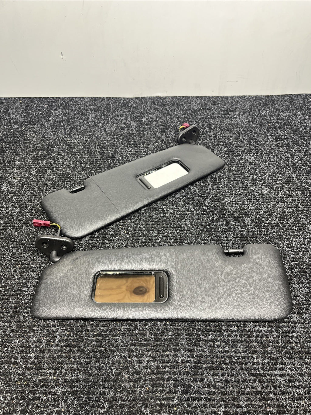☑️ 07-13 OEM BMW E88 E93 128 328 335 M3 Convertible Driver Passenger Visor SET