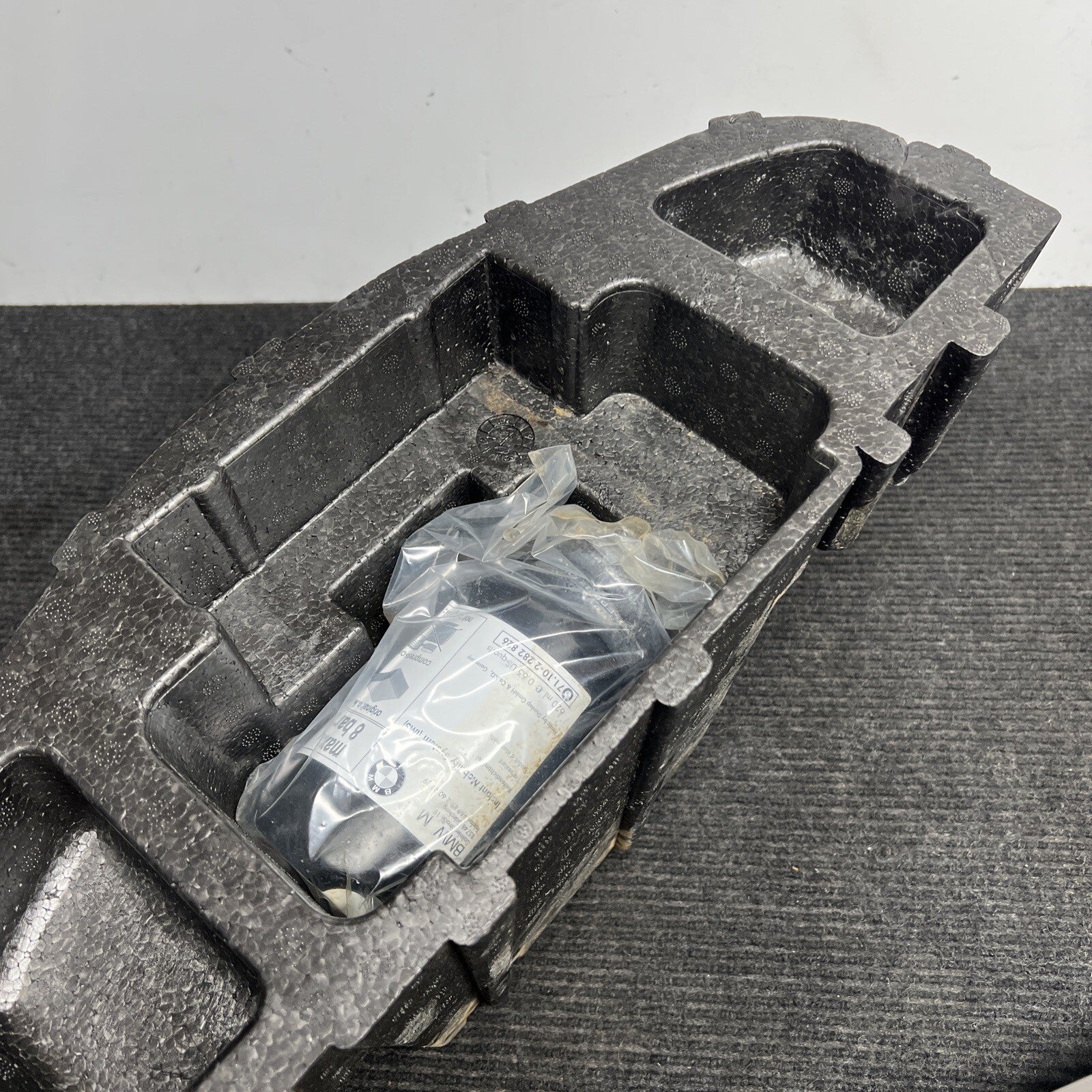 ☑️ 2008 2009 2010 2011 2012 2013 BMW M3 E93 Trunk Tire Inflator Flat Fix Foam