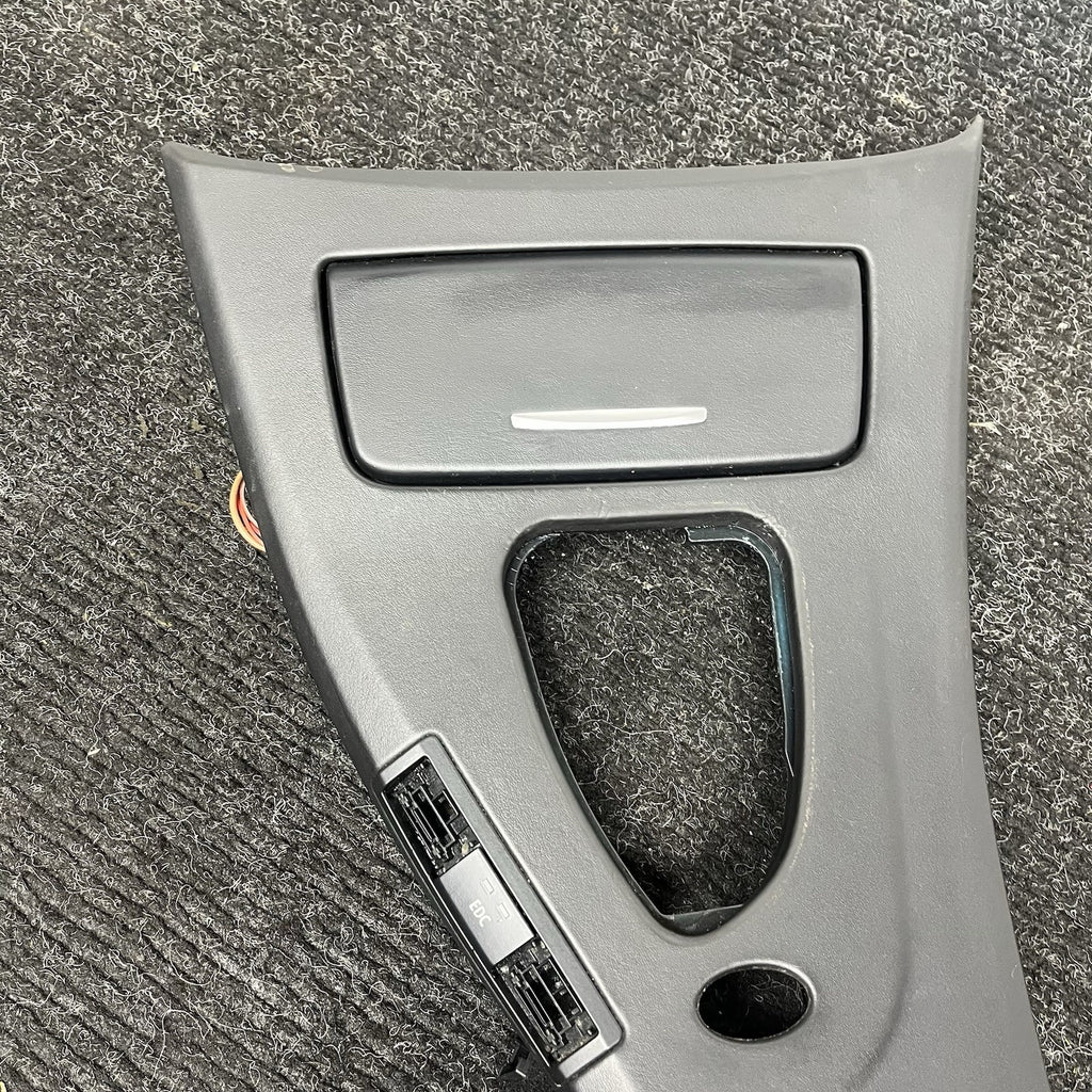 ☑️ 08-10 BMW E93 M3 Convertible DCT Center Console Leather Trim Cover OEM