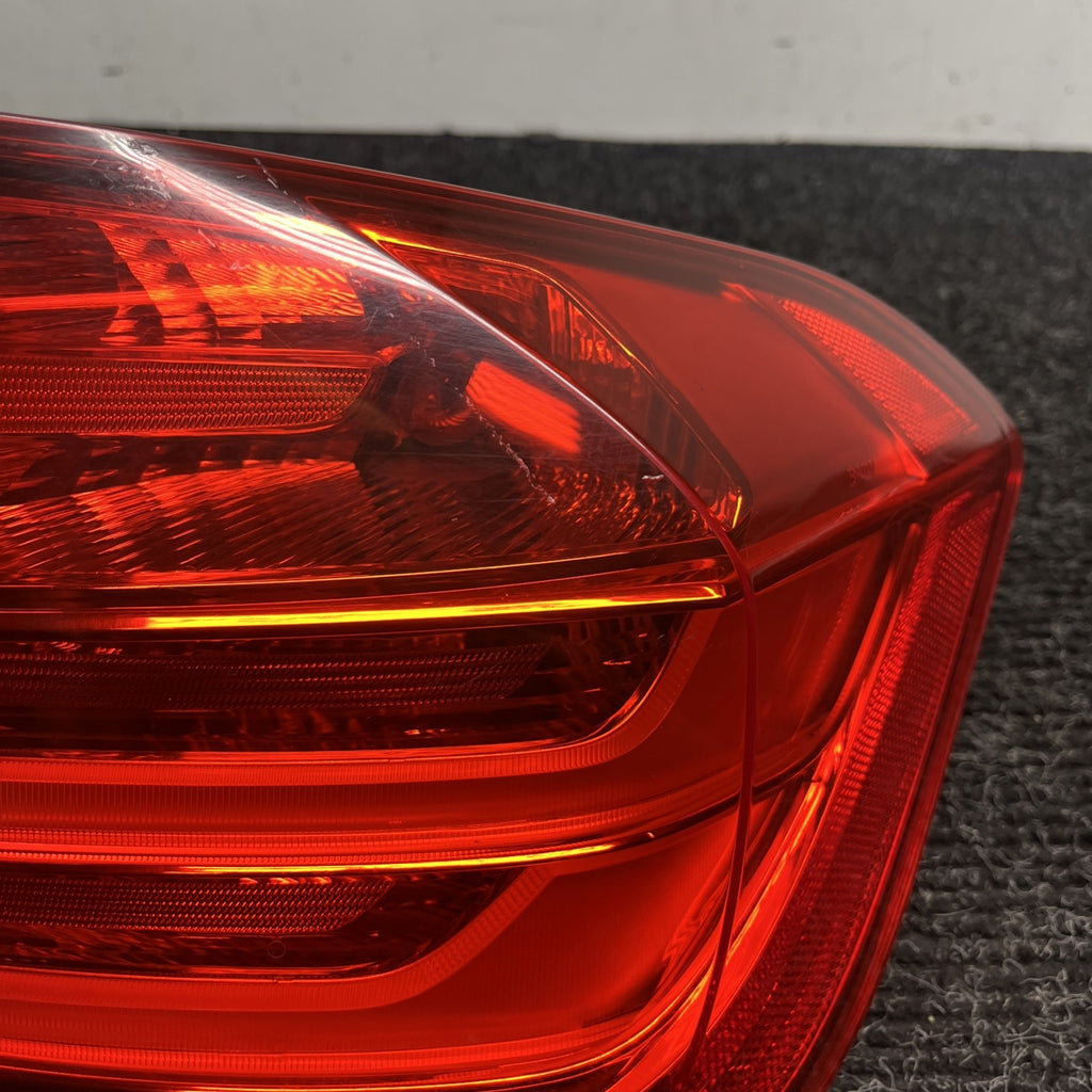 ☑️ 2012-2015 BMW F30 320i 328i Sedan Rear Right Outer Taillight Tail Light OEM