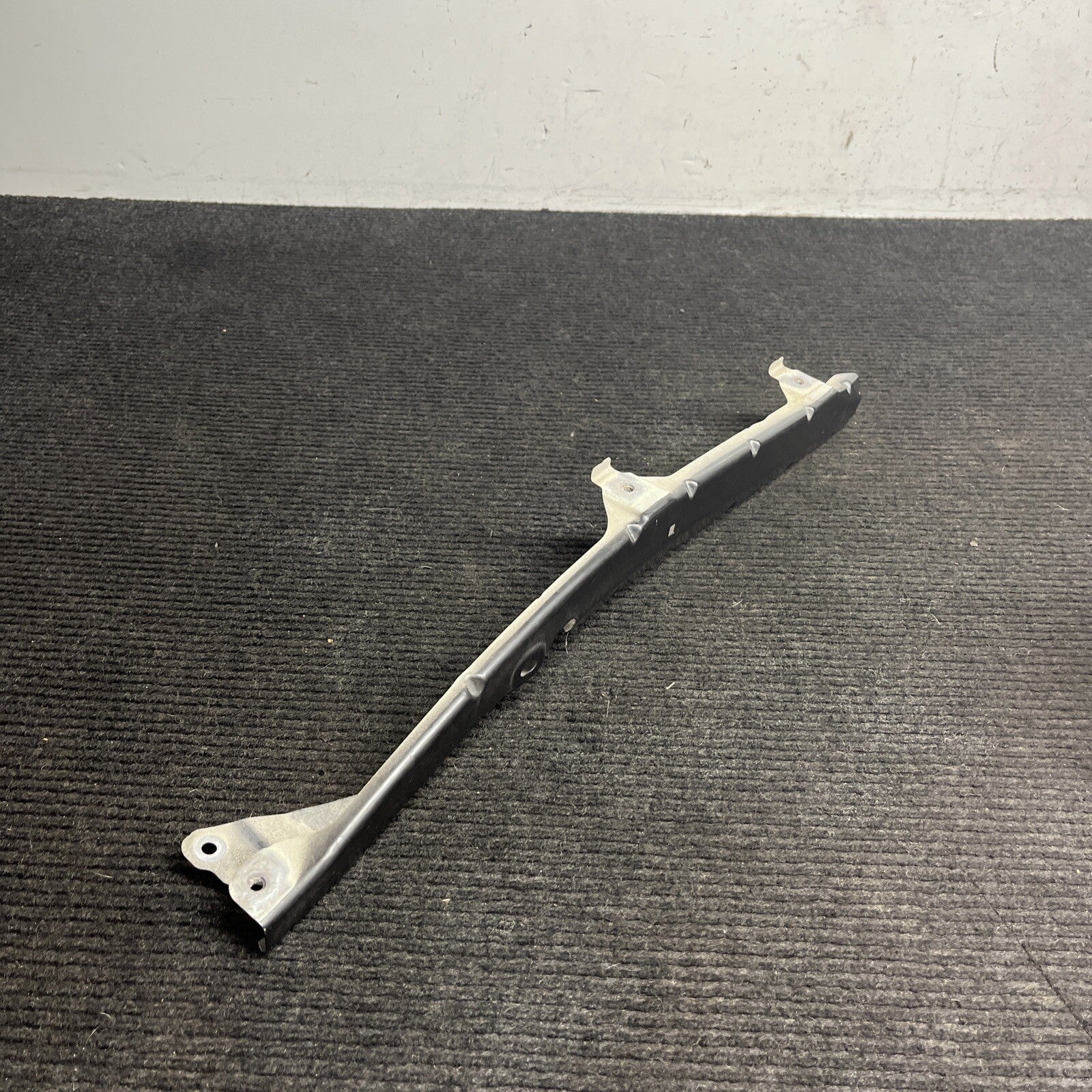 ☑️ 2013-19 Scion FRS Subaru BRZ 86 Front RH Right Side Fender Bracket OEM