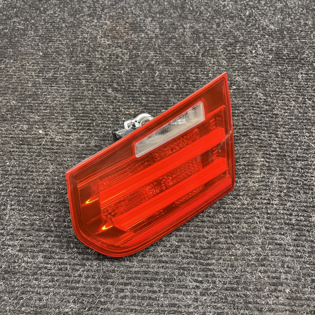 ☑️ 12-15 OEM BMW F30 F80 M3 Sedan Rear Passenger Side Inner Trunk Tail Light