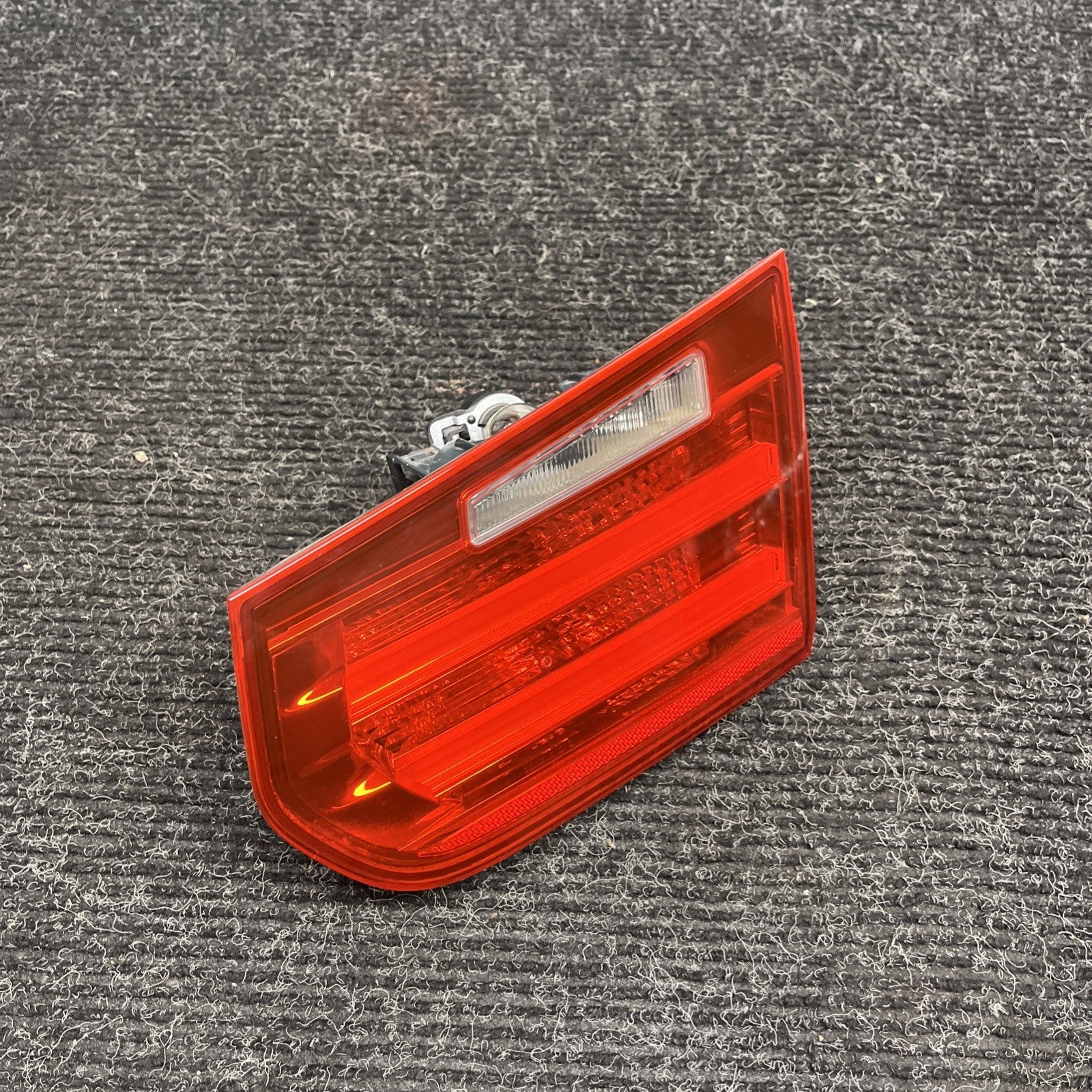 ☑️ 12-15 OEM BMW F30 F80 M3 Sedan Rear Passenger Side Inner Trunk Tail Light