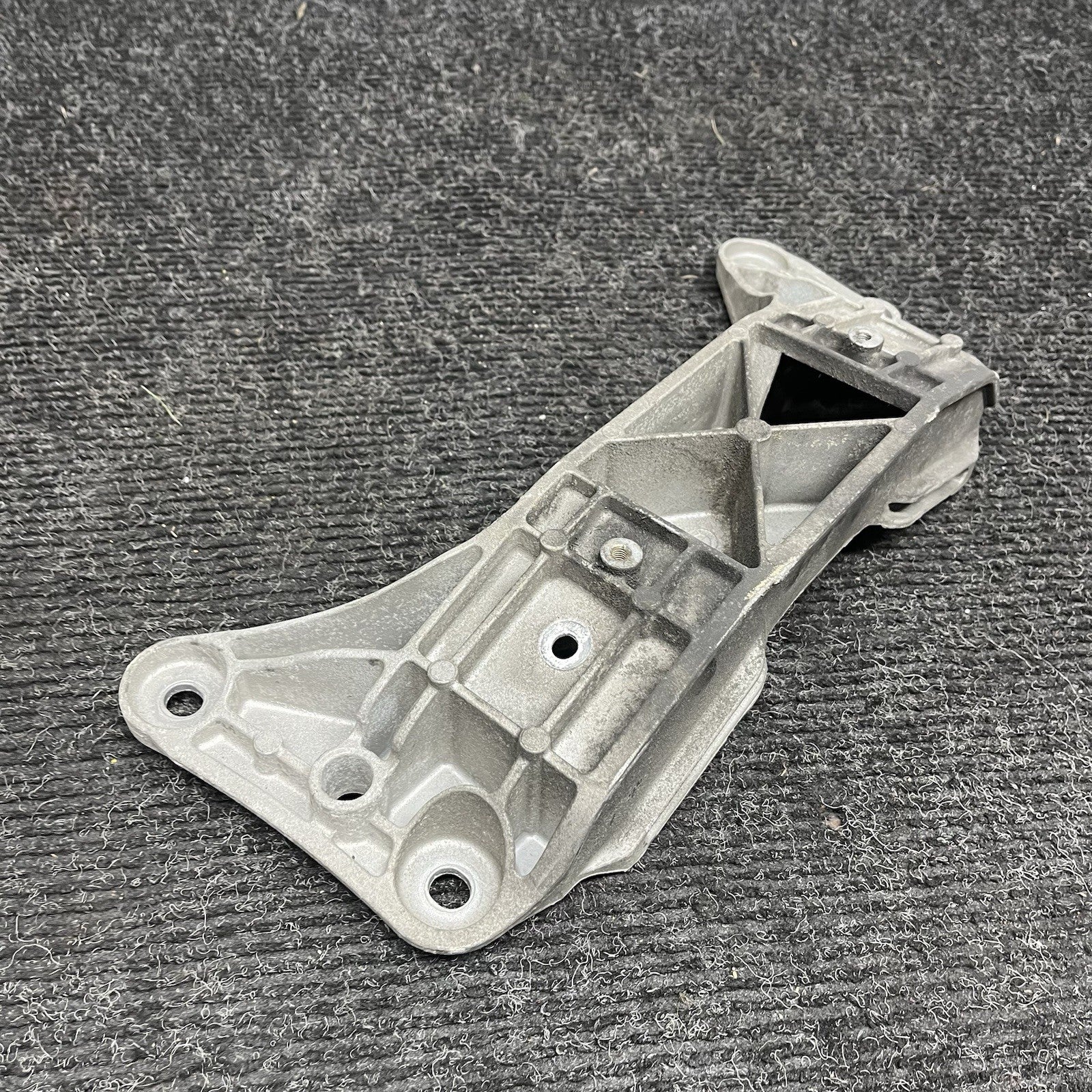 ☑️ 08-13 OEM BMW E90 E92 E93 M3 DCT Transmission Mount Bracket Support Gearbox