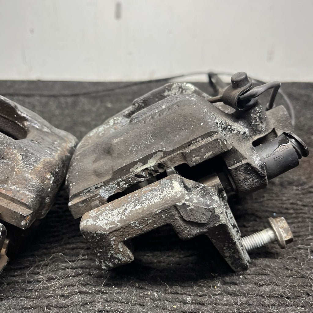☑️ 01-06 BMW E46 330i 330ci RWD SET OF 2 REAR LEFT & RIGHT BRAKE CALIPER OEM