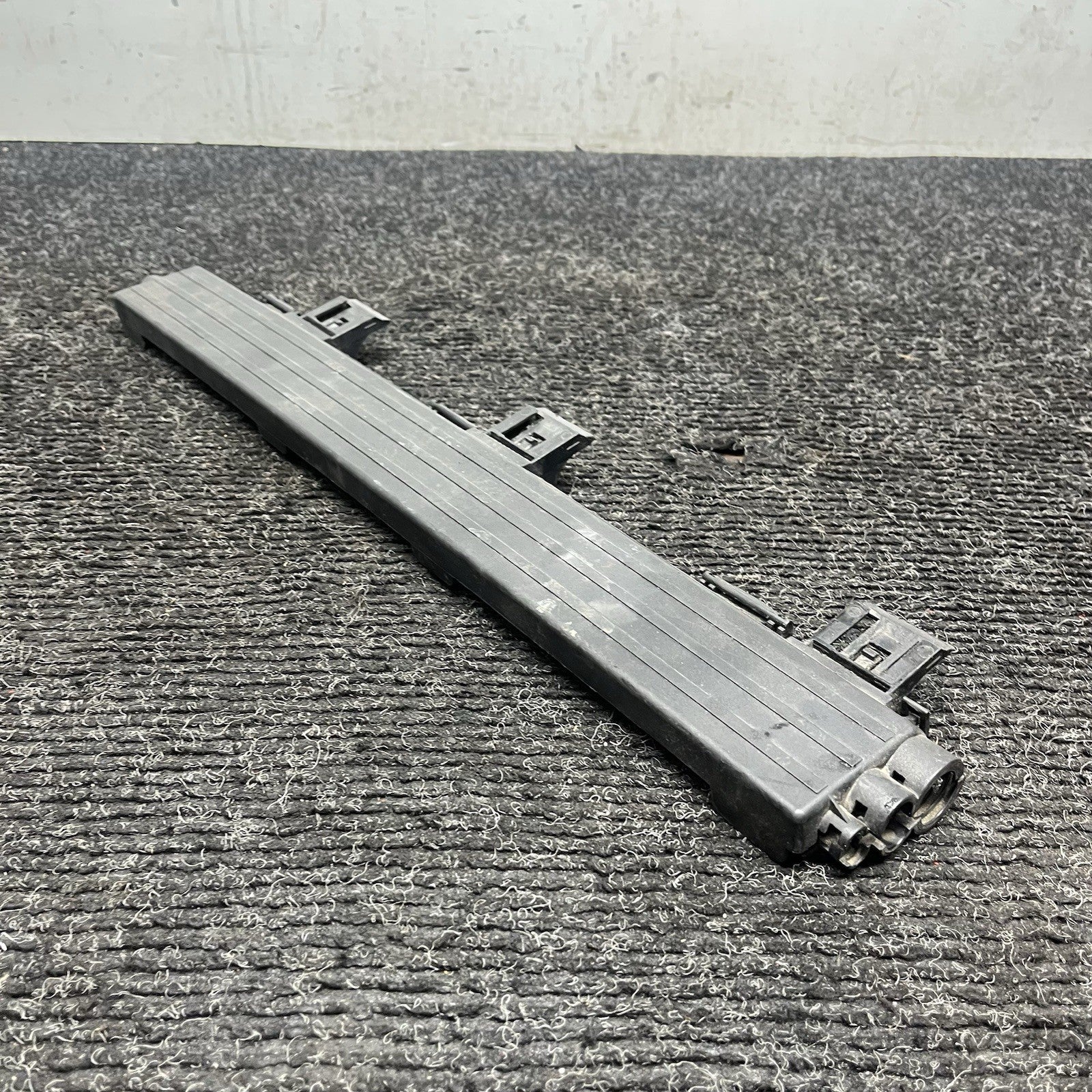 ☑️ 07-13 BMW 335i E92 E90 E93 Over Engine Upper Cable Duct Cover Channel 7532269