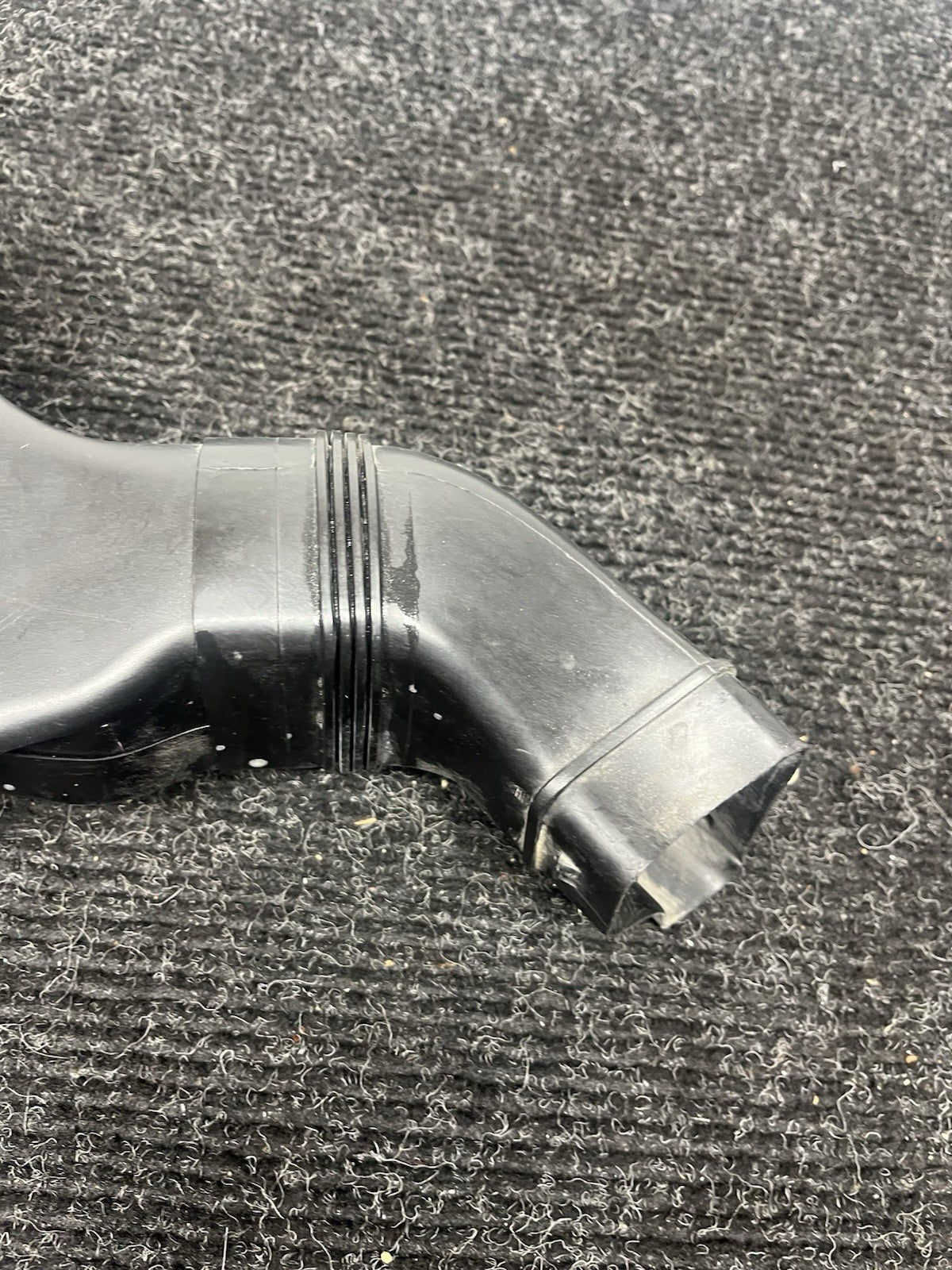 ☑️ 01-06 BMW E46 325i 325ci 330i 330ci 330xi Upper Radiator Air Duct OEM