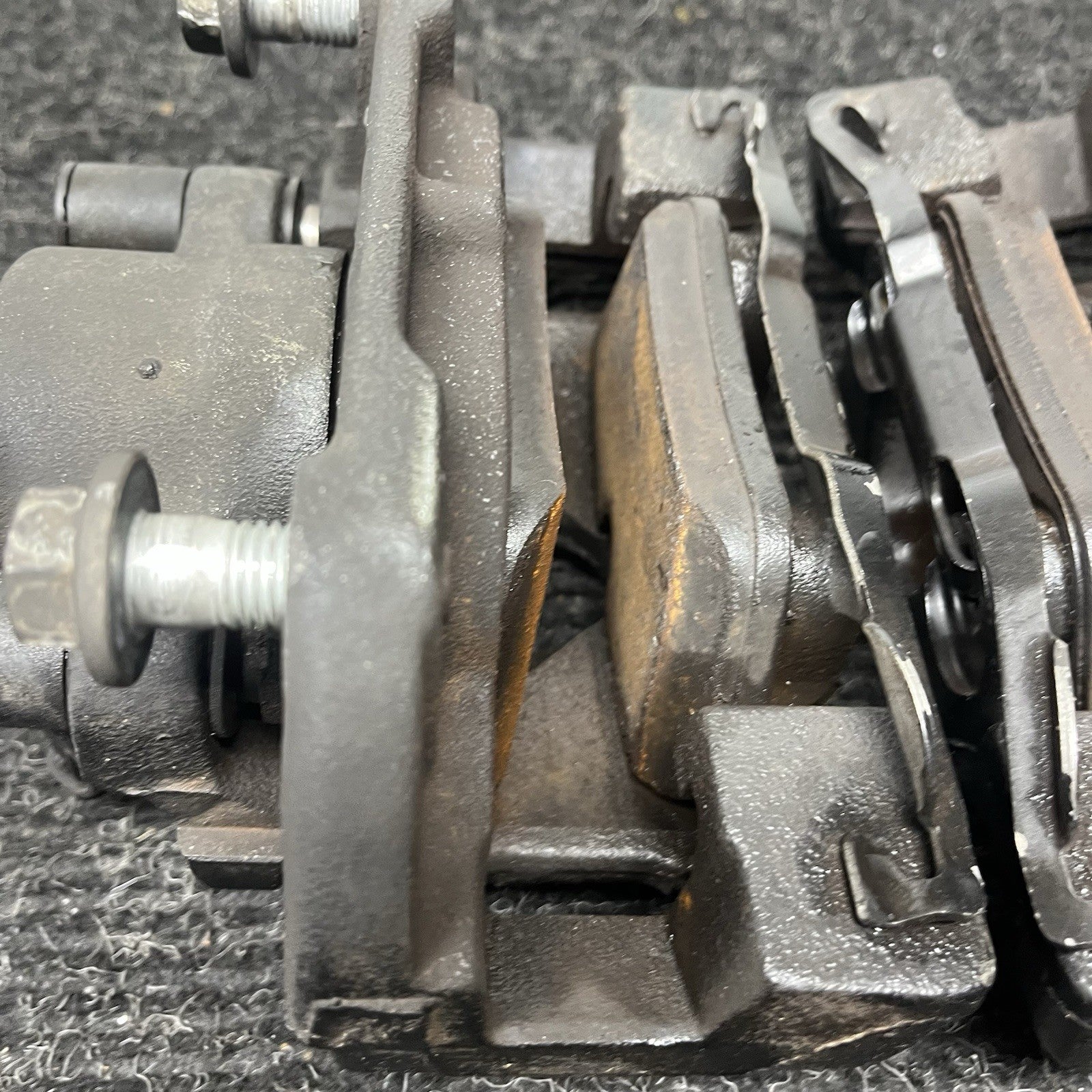 ☑️ 03-05 BMW E85 Z4 RWD SET OF 2 FRONT LEFT & RIGHT BRAKE CALIPER OEM *NOTE*