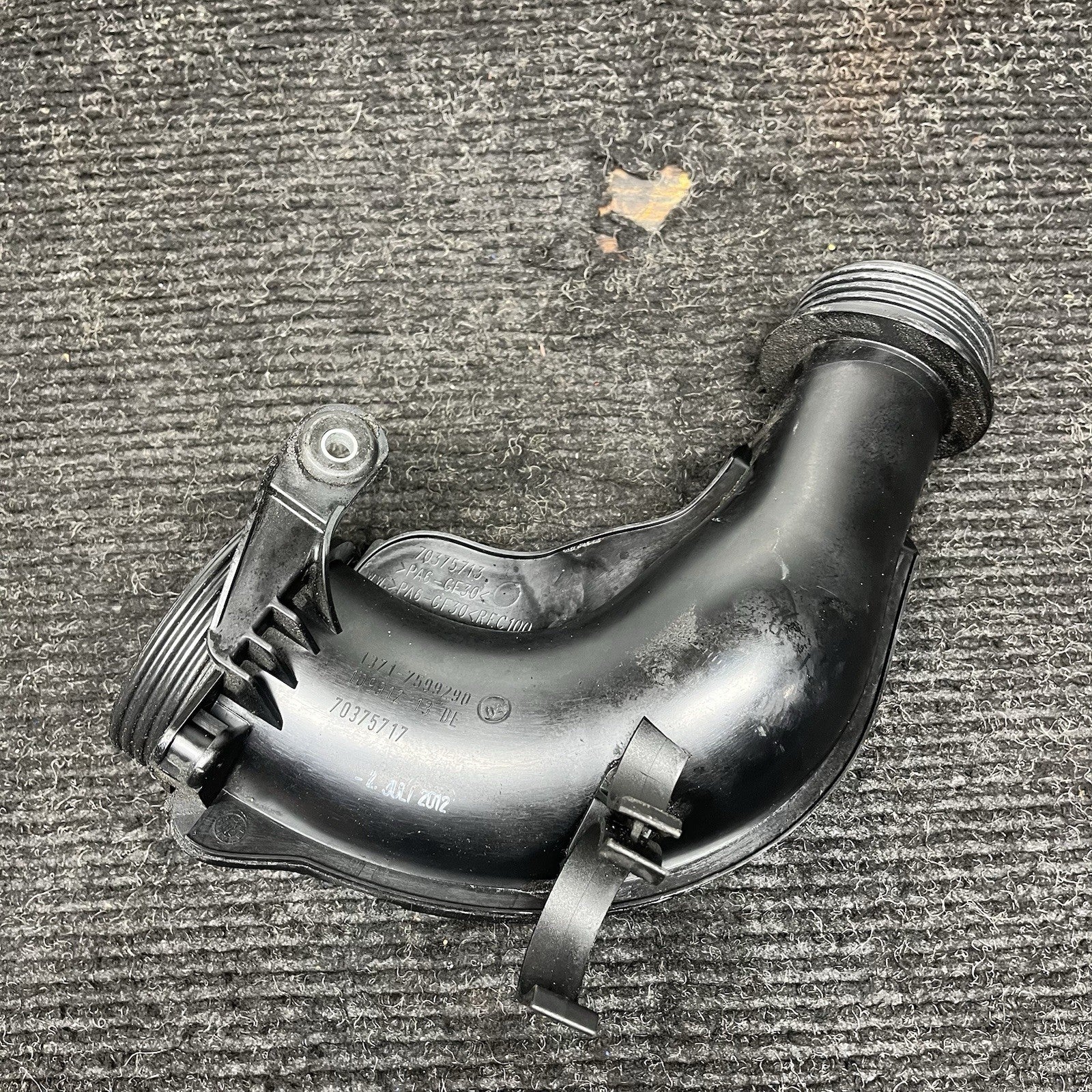 ☑️ 07-13 BMW E90 E92 335i Engine Air Intake Duct Hose Tube Pipe 13717599290 OEM