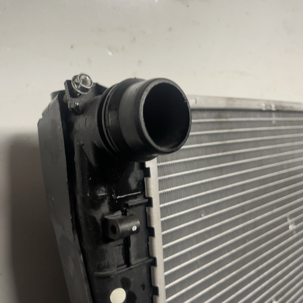 ☑️ BMW 330i 325i 323i E46 Engine Cooling Radiator 3.0L 6 Cylinder Fits 2001-2006