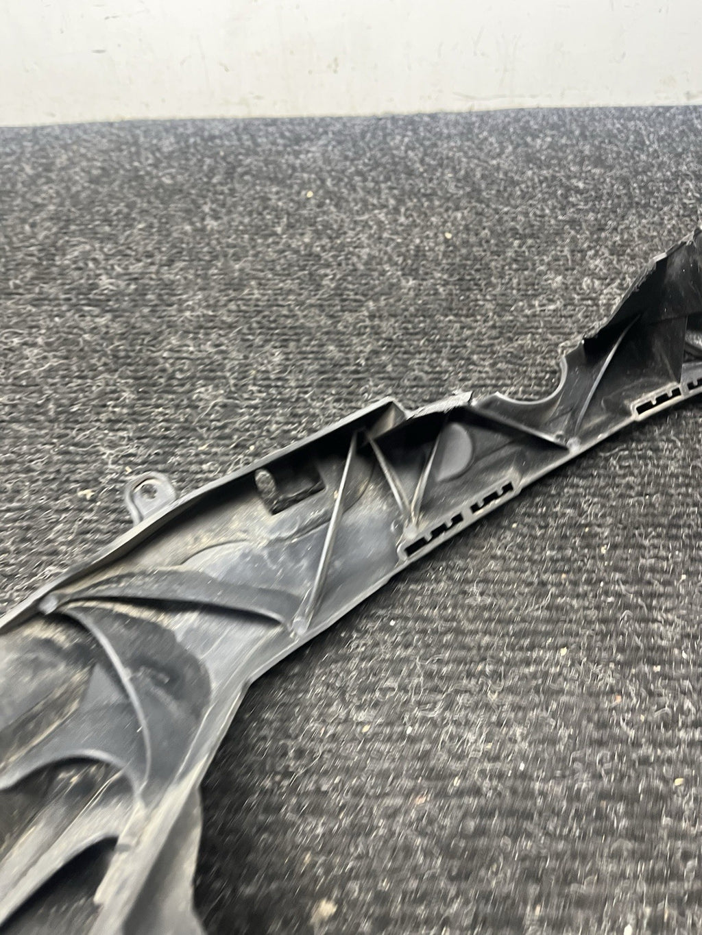 ☑️08-13 BMW E90 E92 E93 M3 OEM Passenger RightHeadlight Bracket Carrier Mount RH