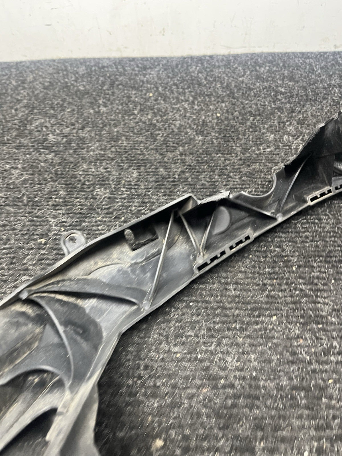 ☑️08-13 BMW E90 E92 E93 M3 OEM Passenger RightHeadlight Bracket Carrier Mount RH