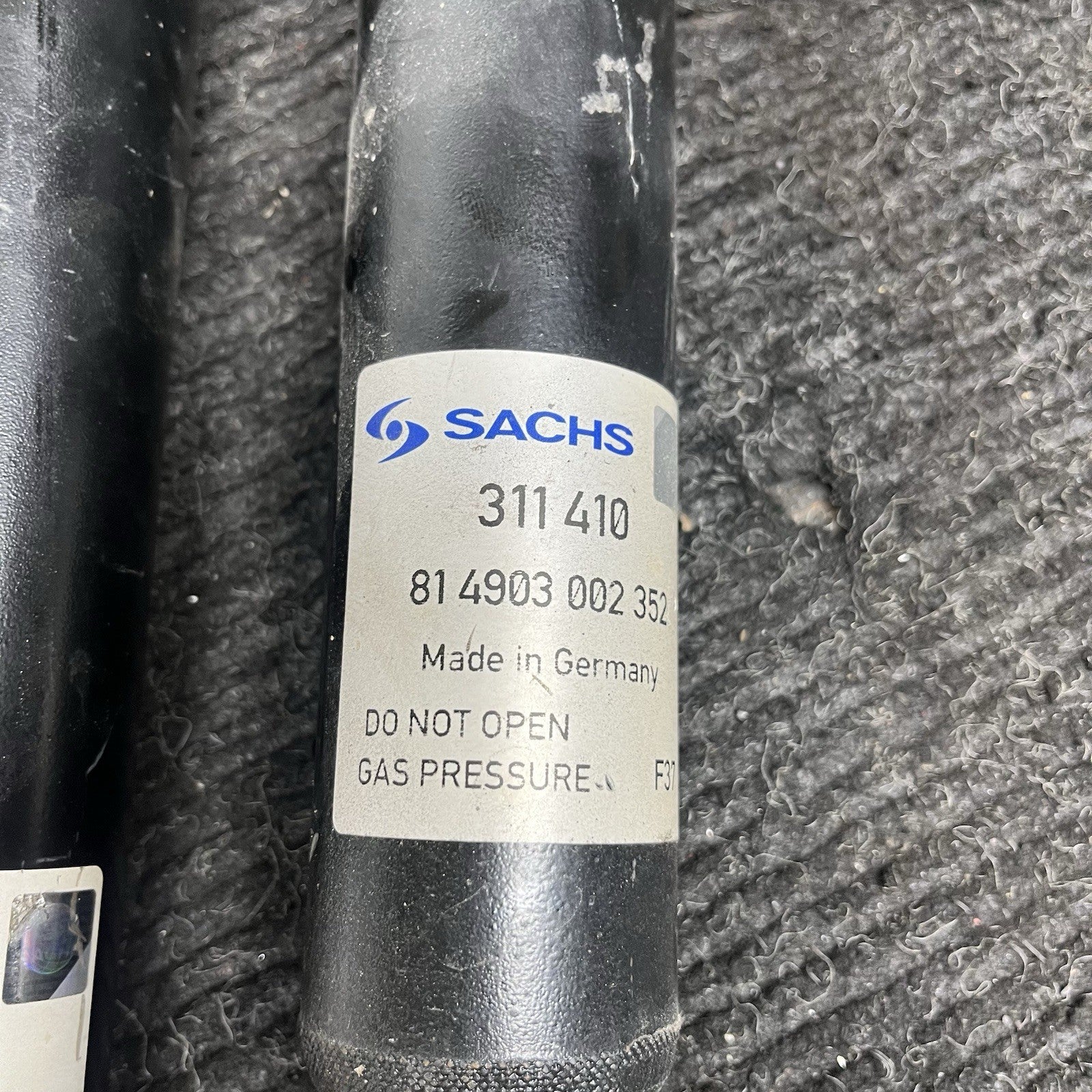 ☑️ BMW E82 E88 E90 E92 128i 135i 328i 328xi 335i Rear Shock Absorber Pair Sachs
